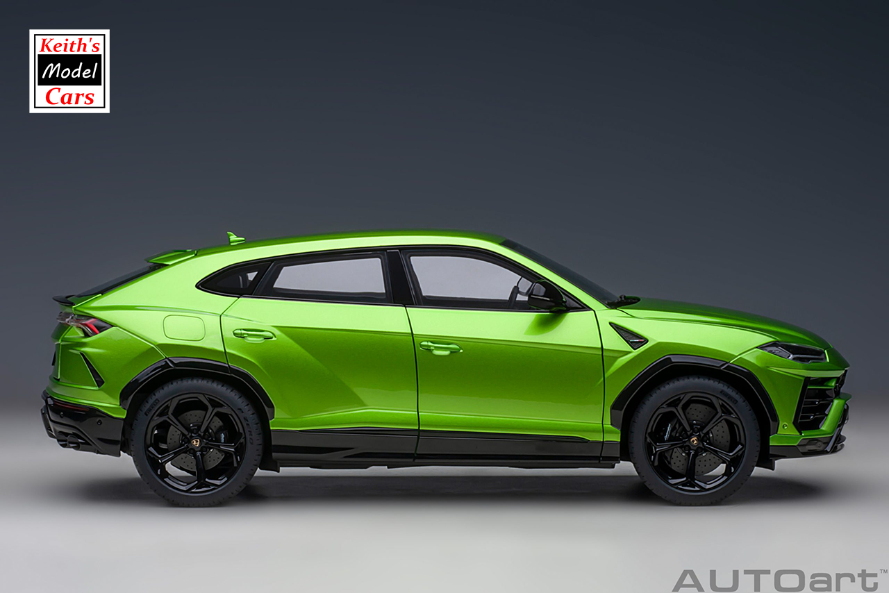 [1/18 Scale] Lamborghini Urus in Verde Selvans by AUTOart Models