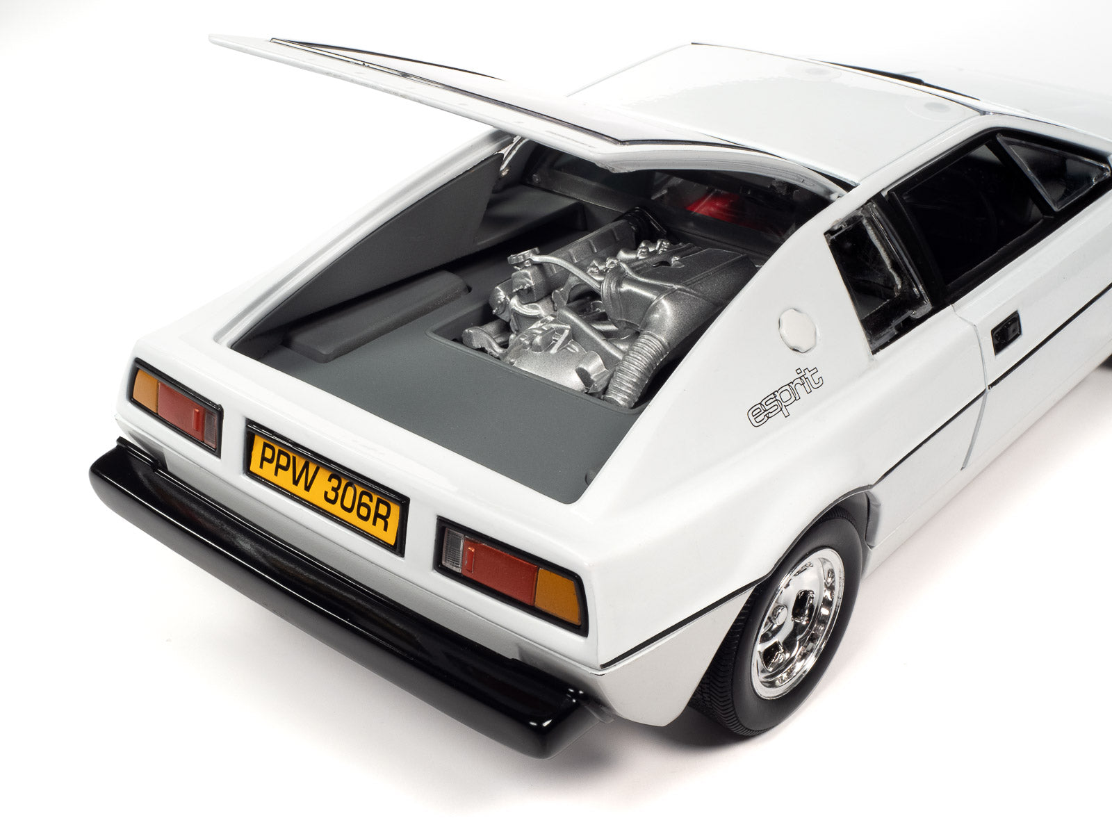 James Bond 1971 Lotus Espirit Series 1 (The Spy Who Loved Me) 1:18 Scale
