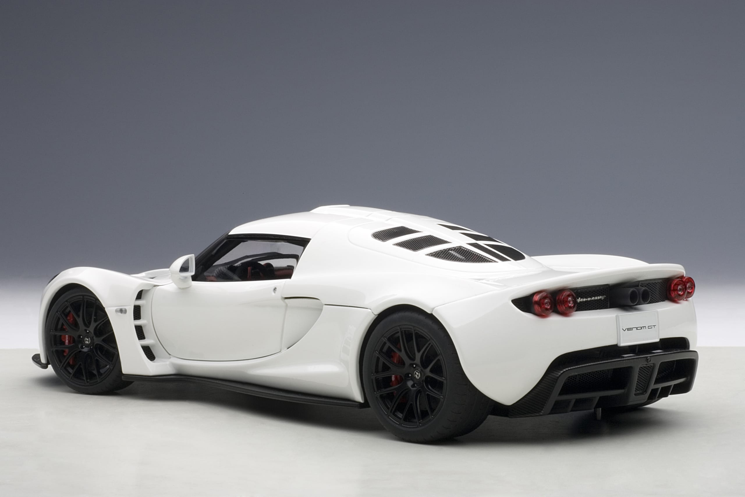 AUTOart 1:18 Hennessey Venom GT Spyder (White) 75404