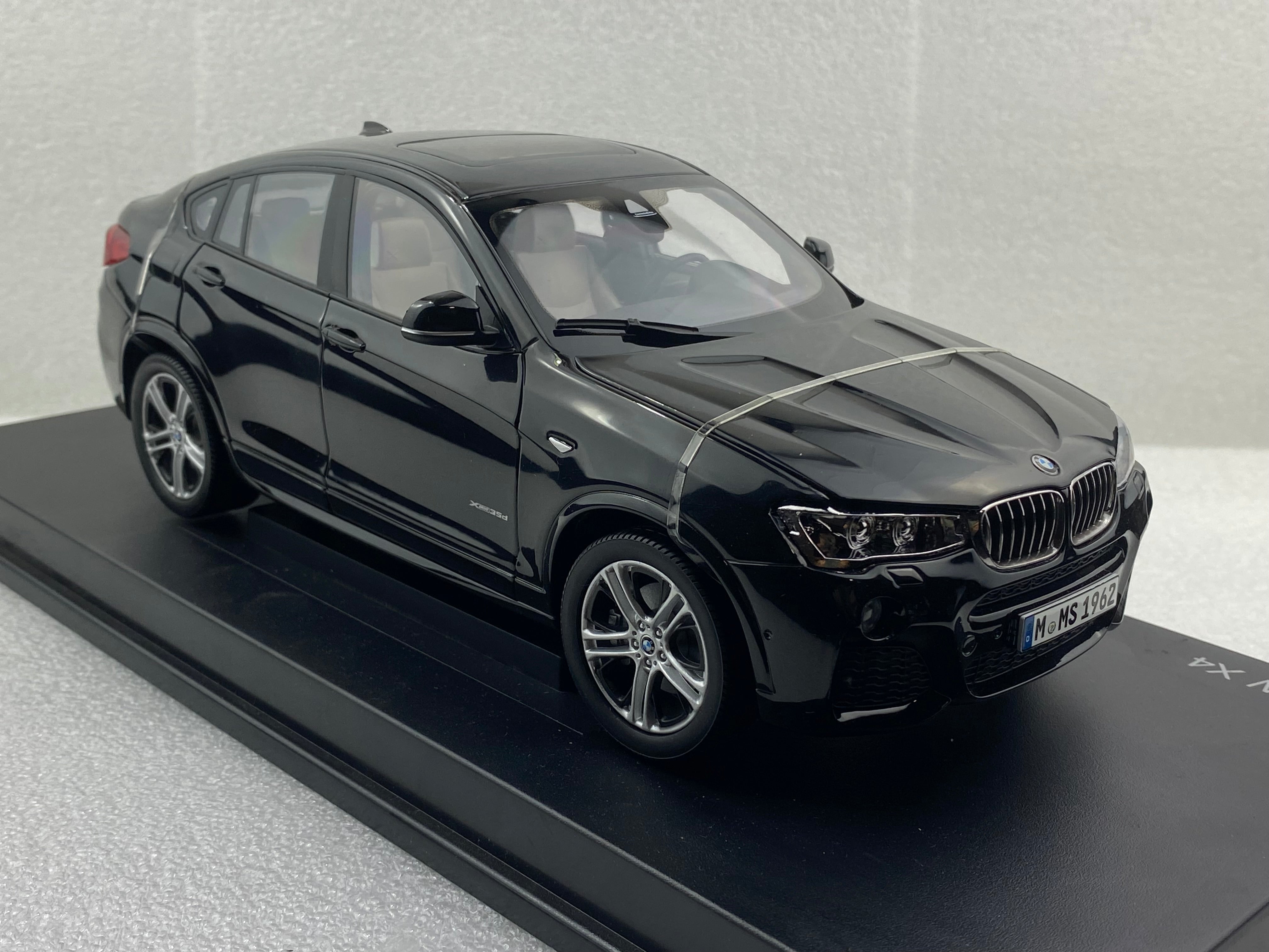 Paragon 1:18 BMW X4 Black PA-97094 (Clearance Final Sale)
