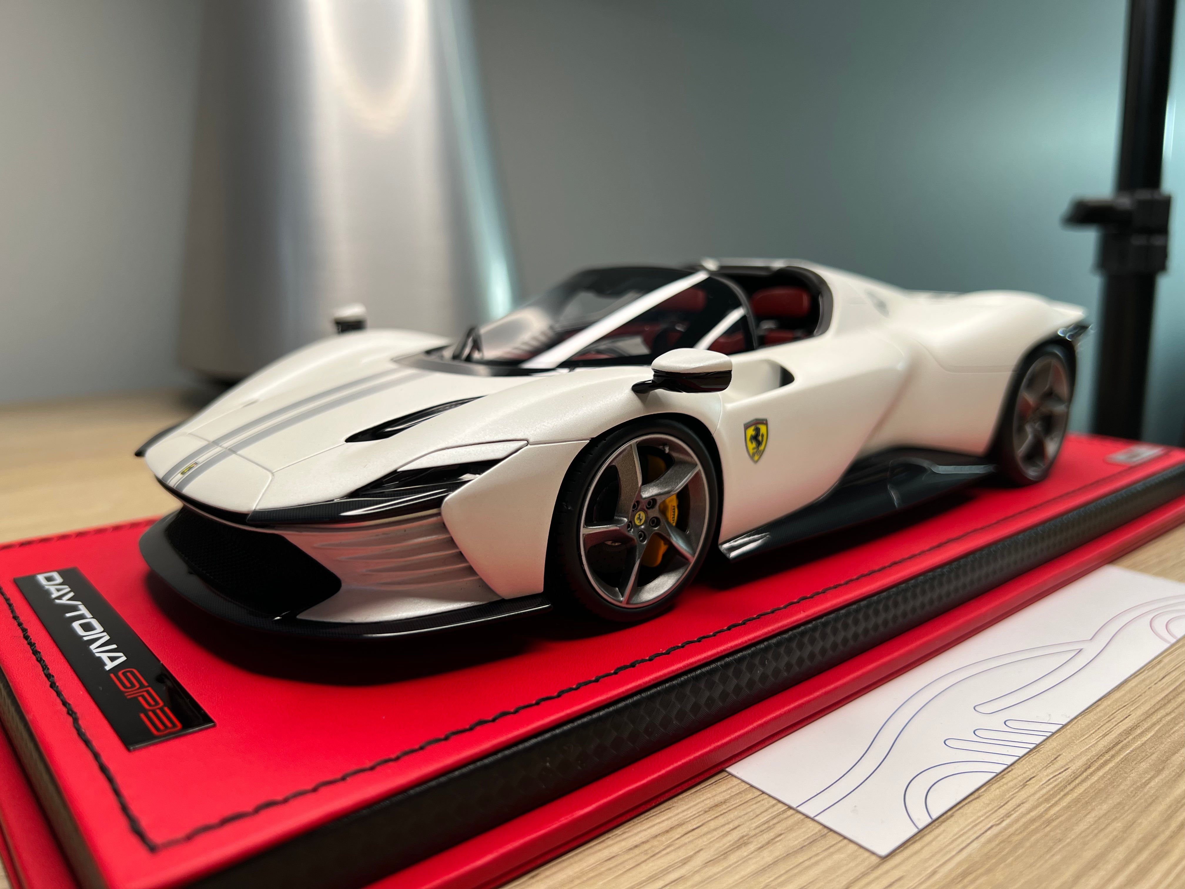 Ferrari Daytona SP3 Icona - Pearl White - 1:18