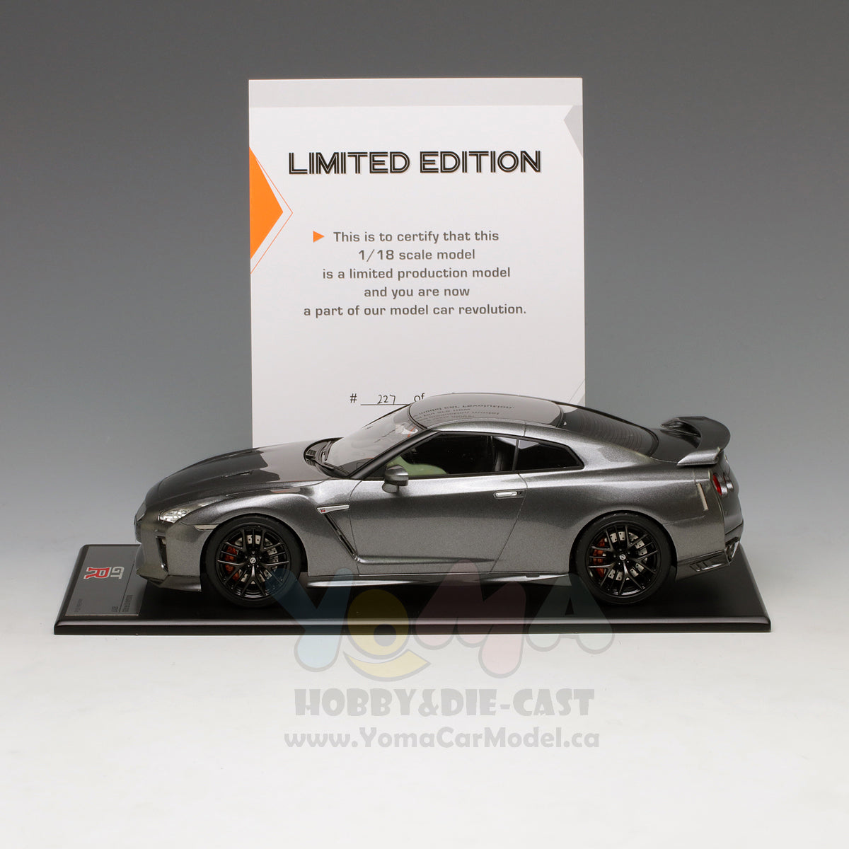 Tarmac Works 1:18 Nissan GT-R R35 2017 Dark Metal Grey T11-MG