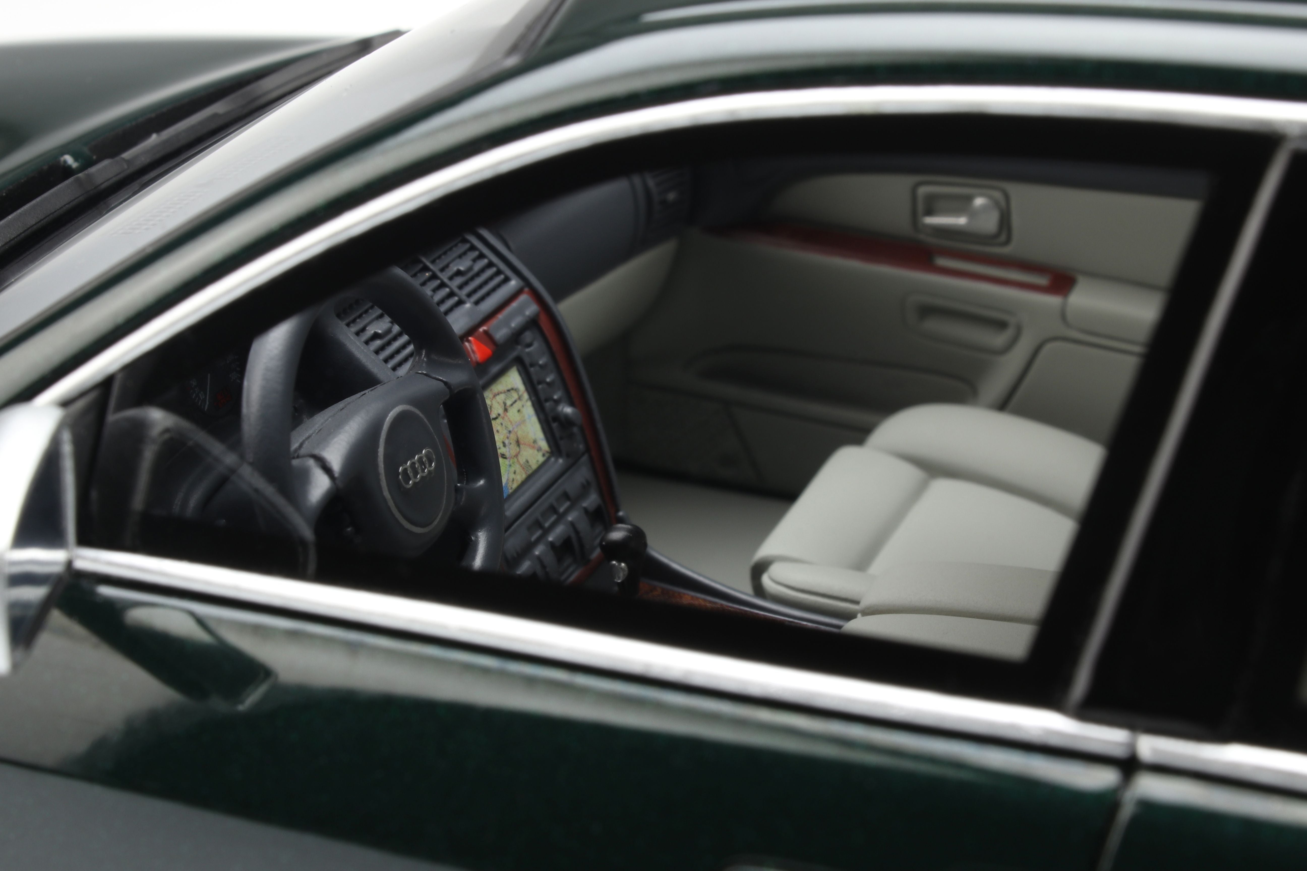 OTTO 1:18 Audi A8 S8 (D2) 4.2 V8 OT916