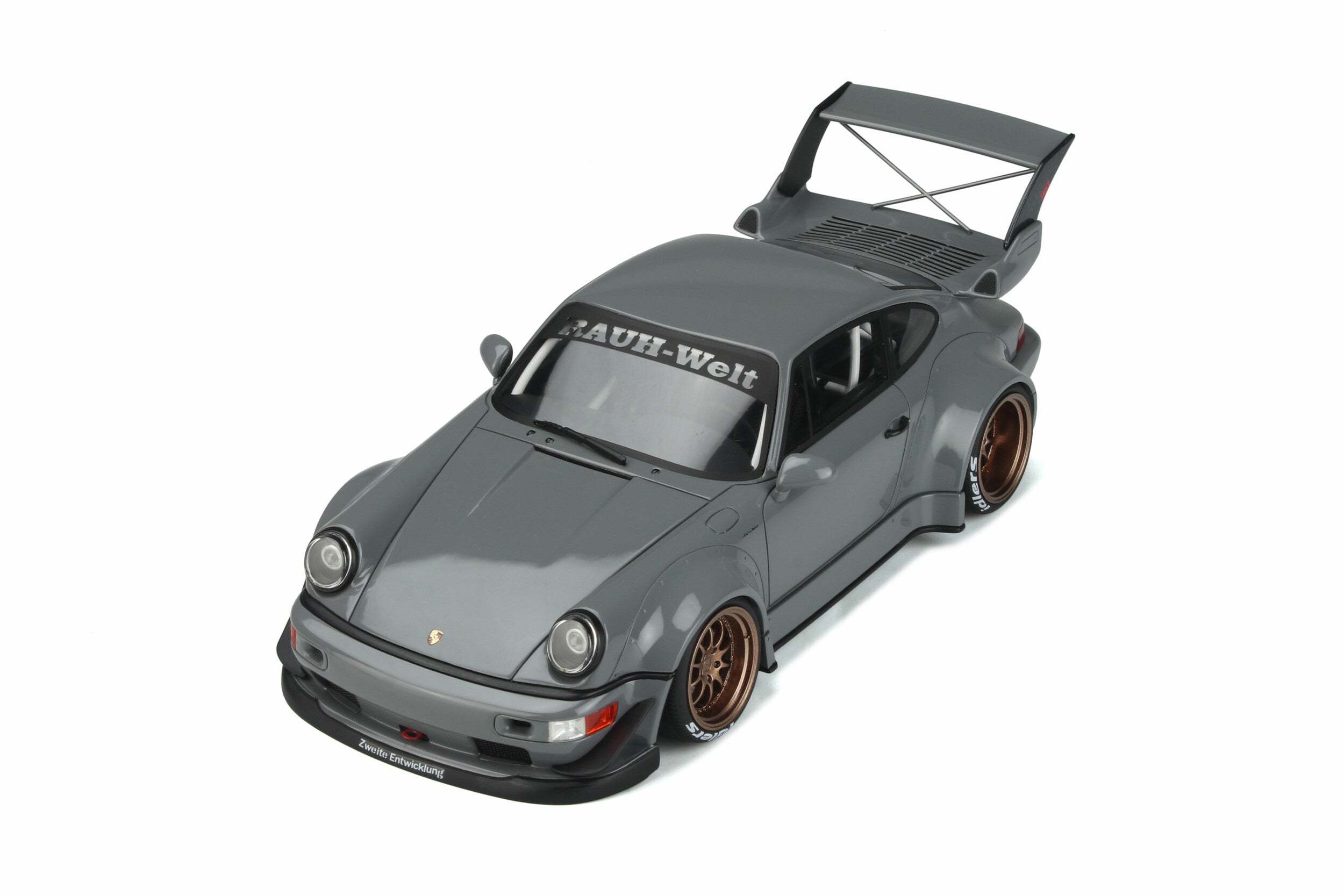GT Spirit 1:18 Porsche 993 RWB Akiba Edition