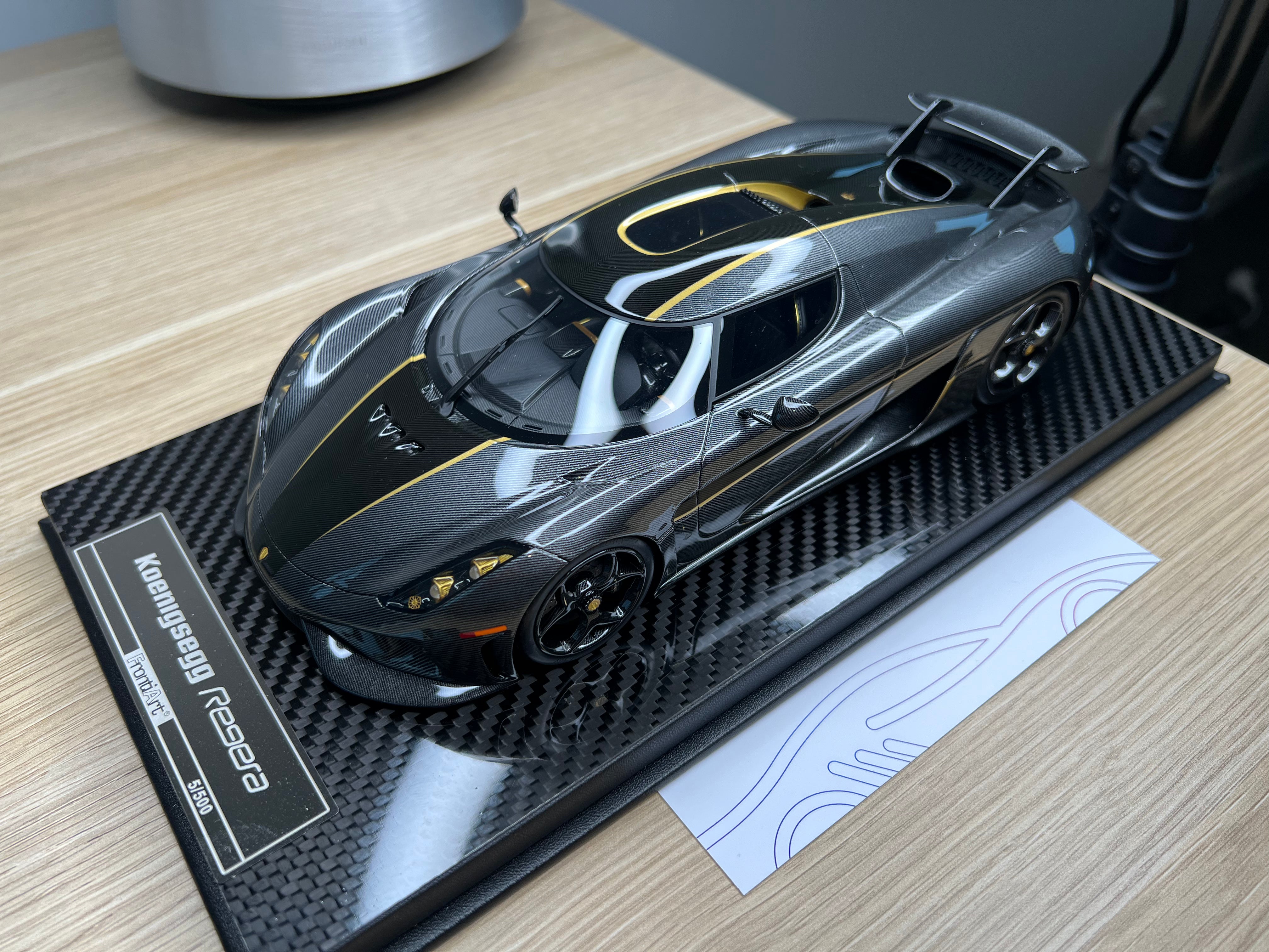 Koenigsegg Regera Golden Knight - 1:18