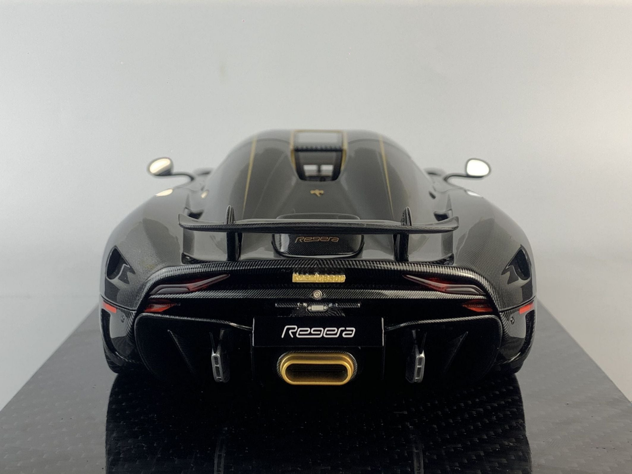 Frontiart 1:18 Koenigsegg Regera Golden Knight Carbon gold F079-157