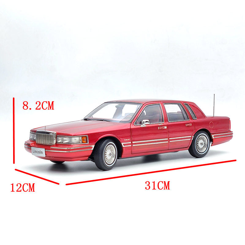1/18 Lincoln Towncar V8 1993-1995 Super Diecast model (Leather seat) Red