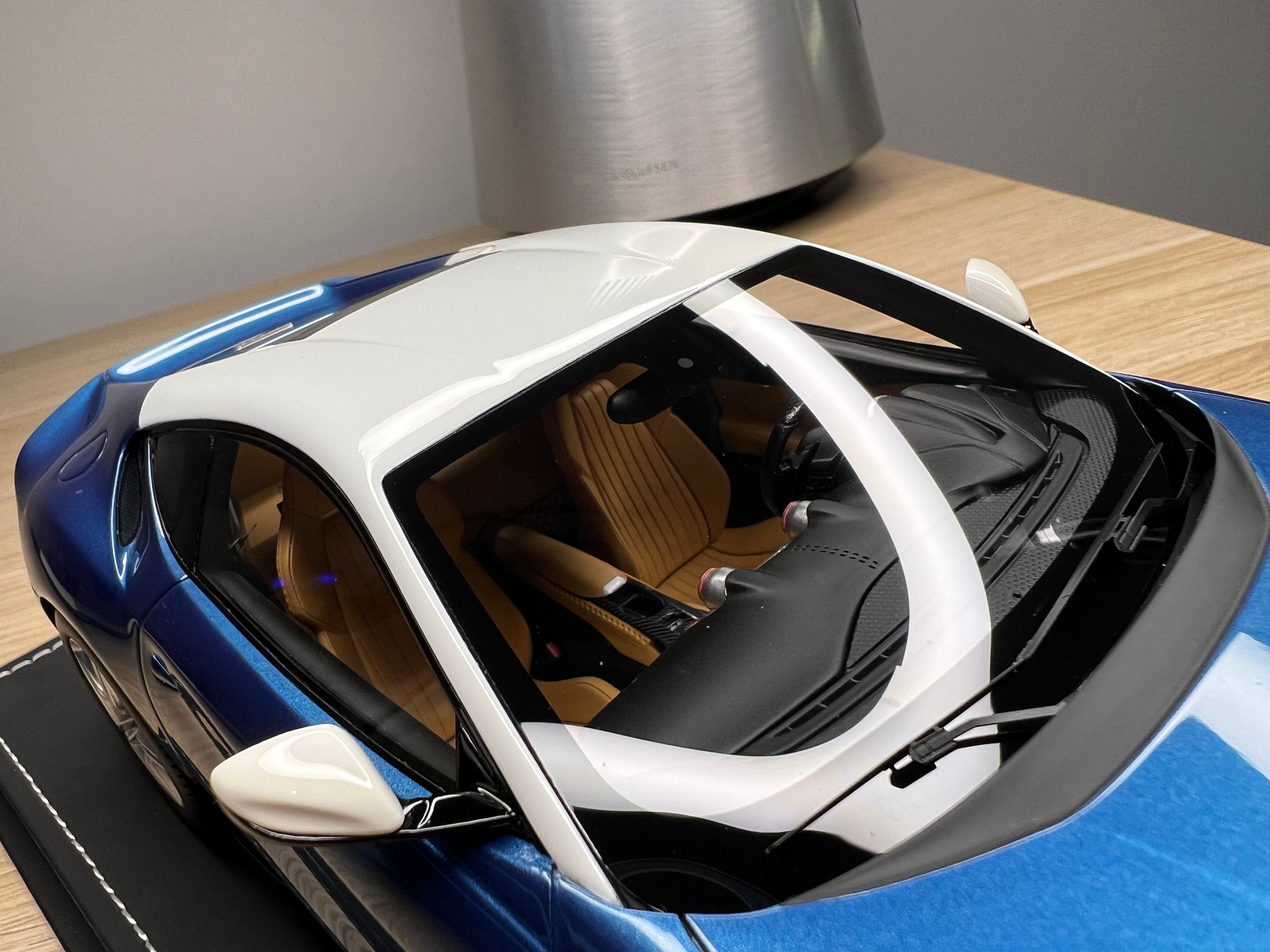 Ferrari 812 Superfast - Tailor Made - 1:18