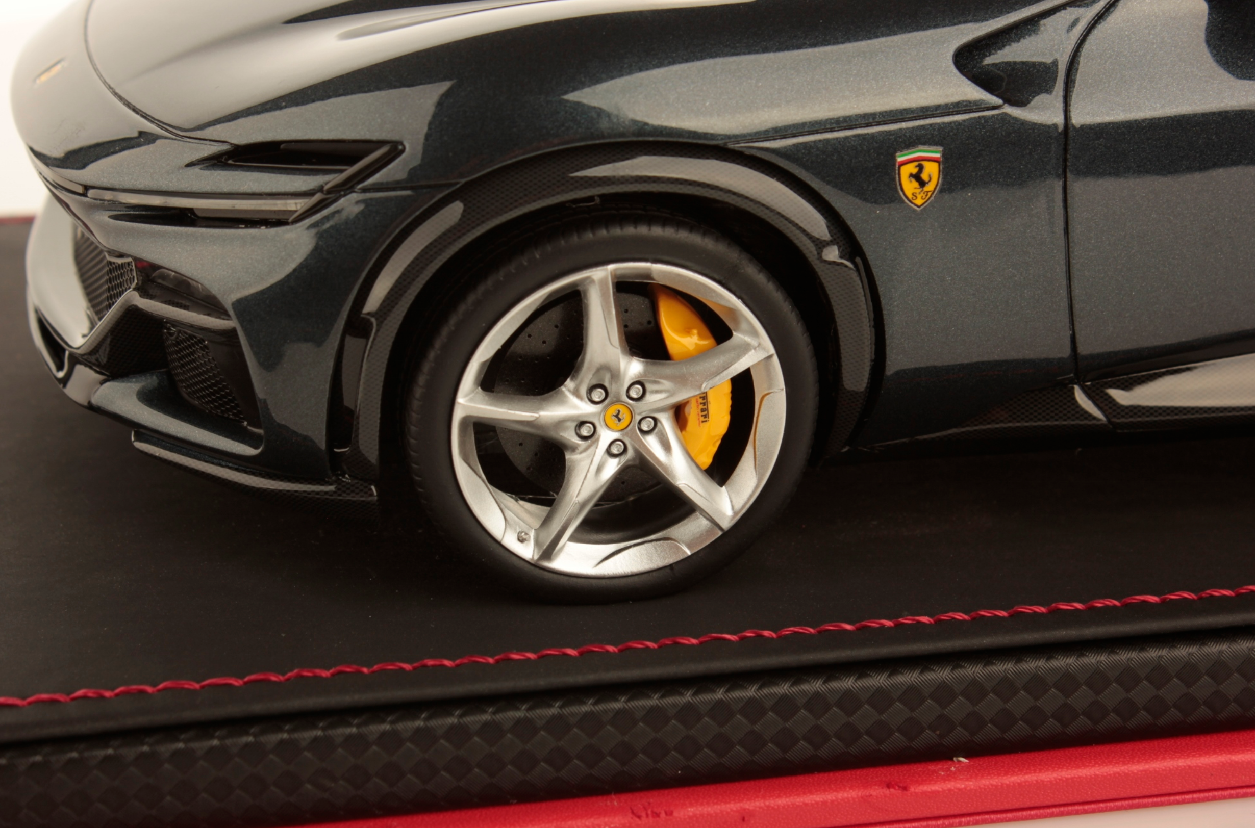 Ferrari Purosangue - Blu Roma - 1:18