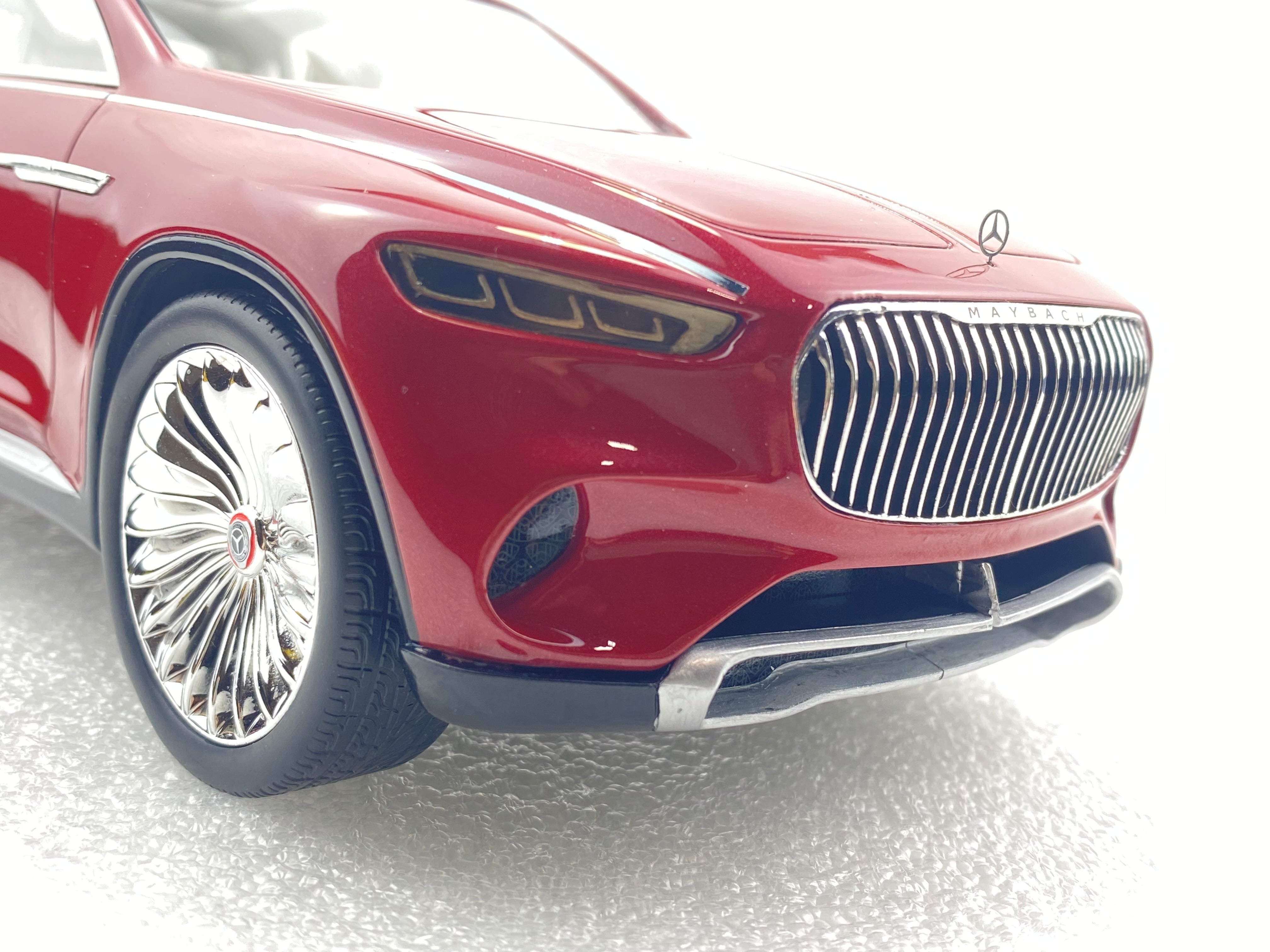 Schuco 1:18 Mercedes-Benz Maybach Ultimate Luxury Red 450018400 (Clearance Final Sale)