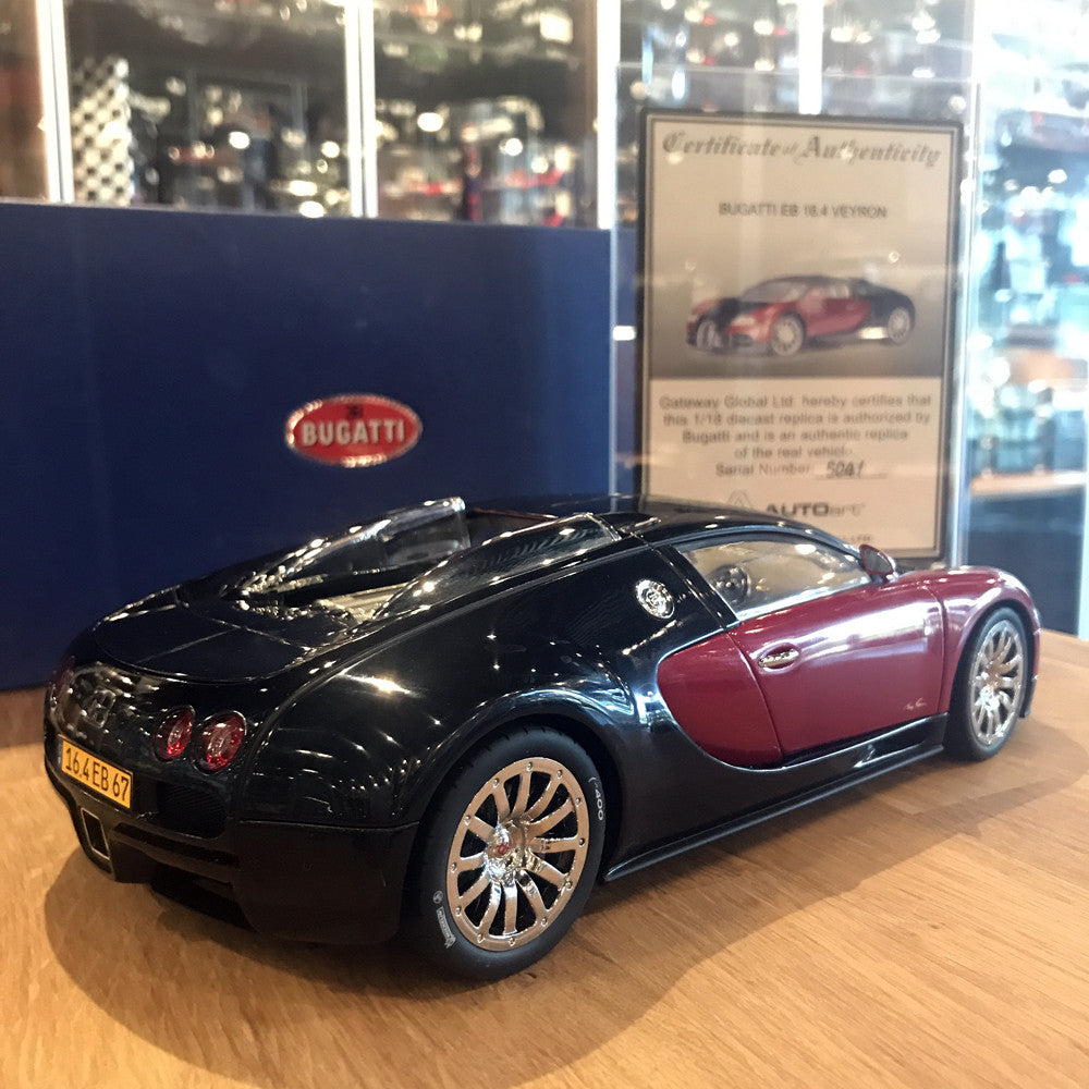 AUTOart 1:18 Bugatti EB 16.4 Veyron (FrankFurt 2001)  red/black first version 70901