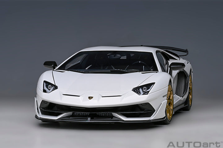 LAMBORGHINI AVENTADOR SVJ (BIANCO ASOPO/PEARL WHITE)