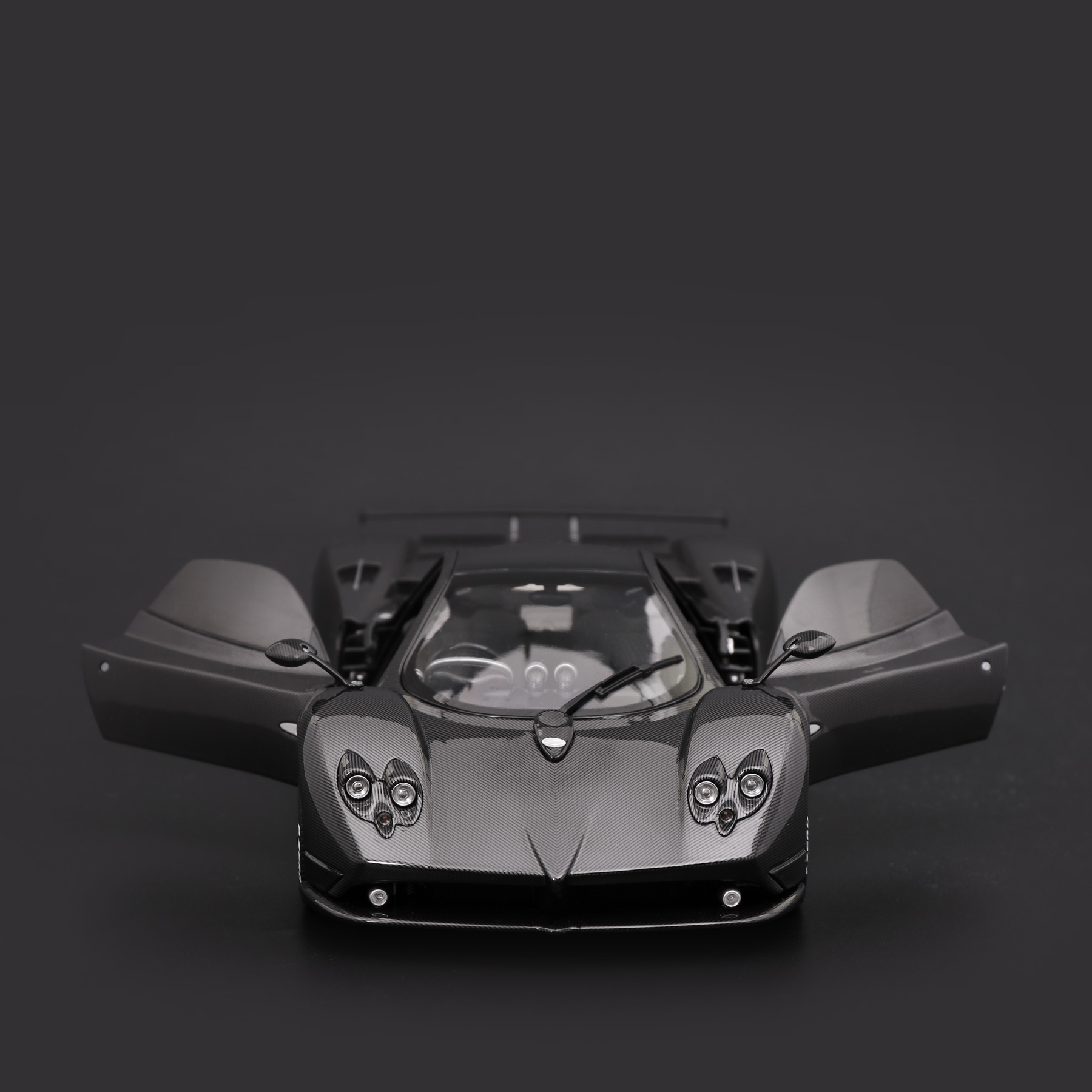 Pagani Zonda F 2005 Gloss Carbon Black 1:18 by Almost Real