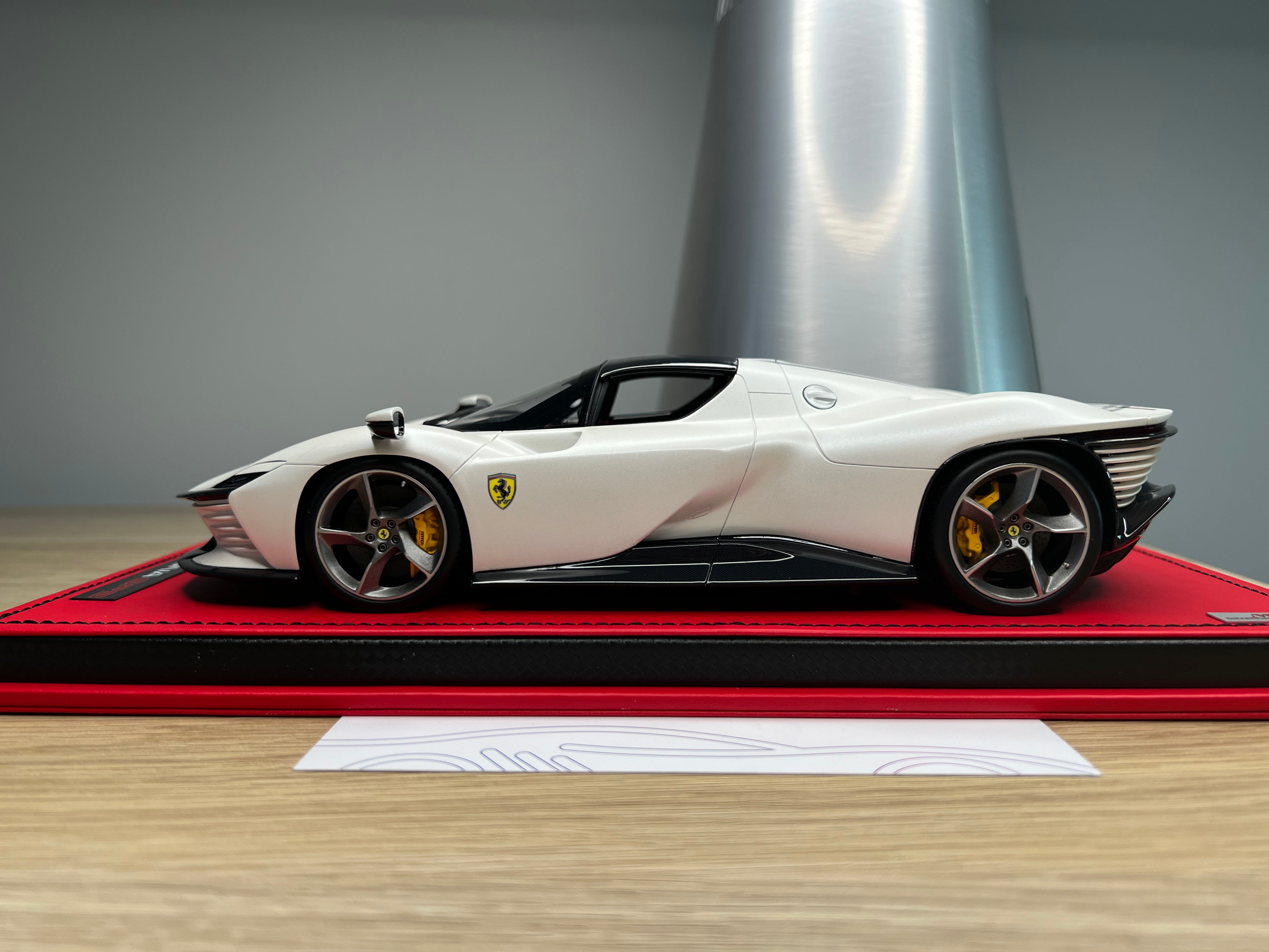 Ferrari Daytona SP3 Icona - Pearl White - 1:18