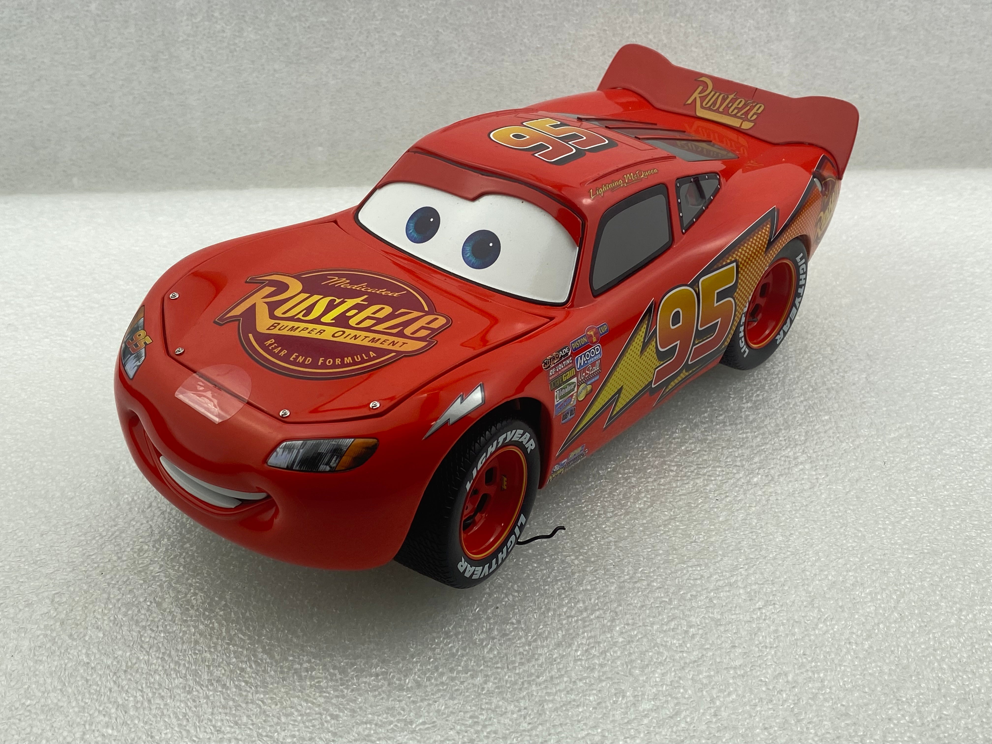 Schuco 1:18 Disney Lightning McQueen Movie Car With Showcase 450036000 (Clearance Final Sale)