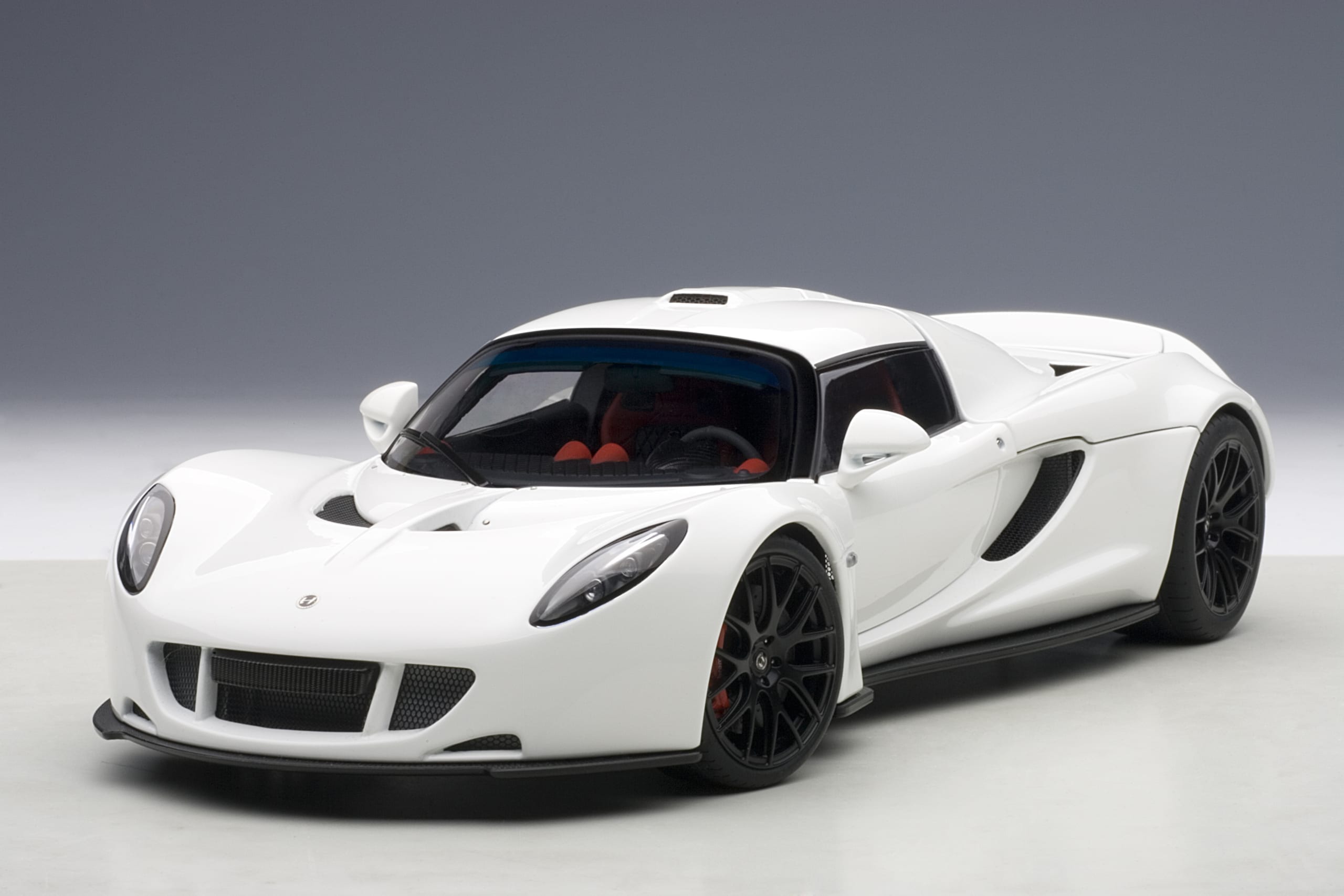 AUTOart 1:18 Hennessey Venom GT Spyder (White) 75404
