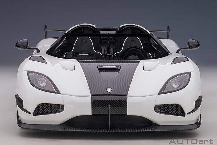 KOENIGSEGG AGERA RS (WHITE/CARBON BLACK/BLACK ACCENTS)