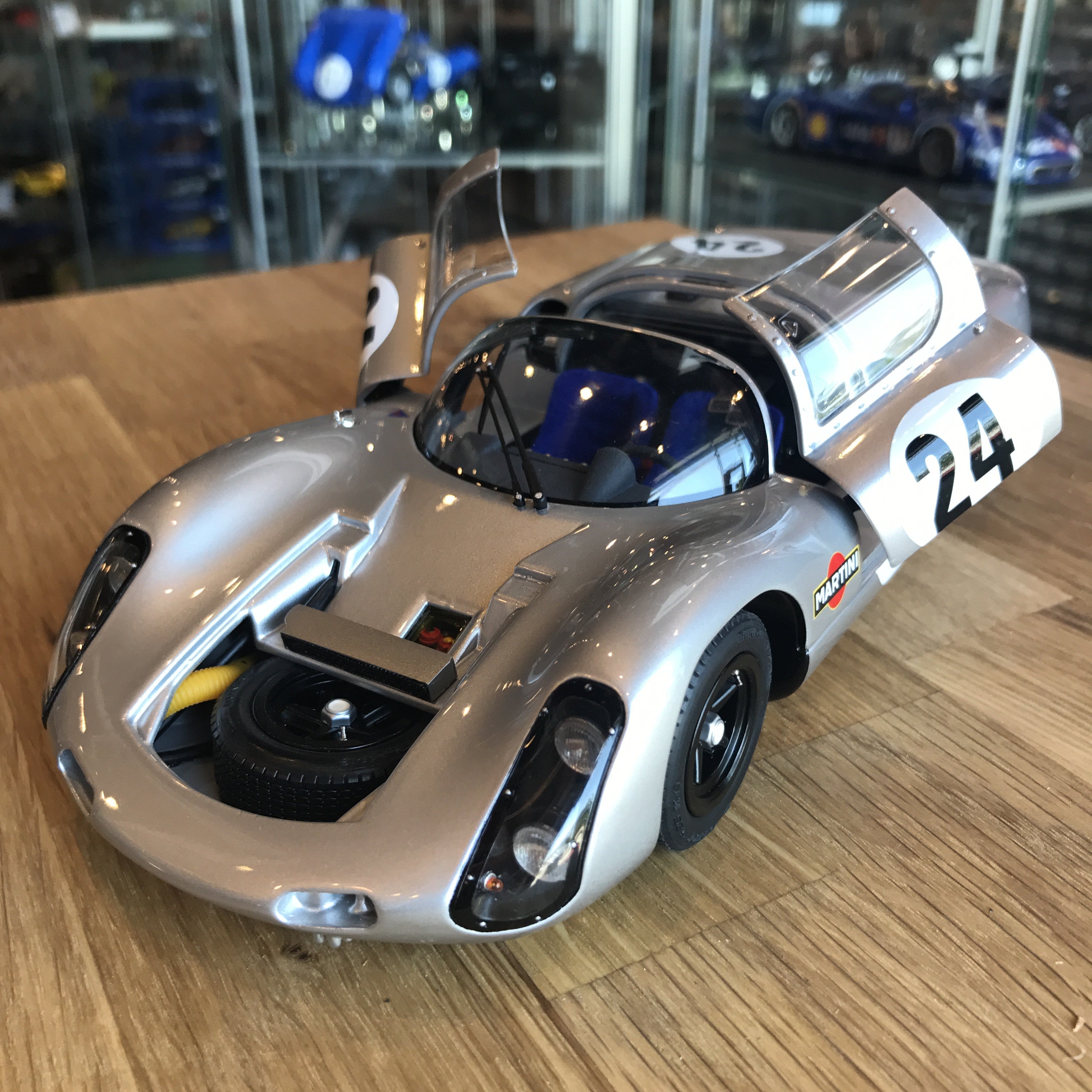 Exoto 1/18 1968 Porsche 910 #24 Nurburgring 1000 km Martini/Lufthansa Hans-Dieter Dechent, Robert Huhn Diecast Model Car MTB00063B