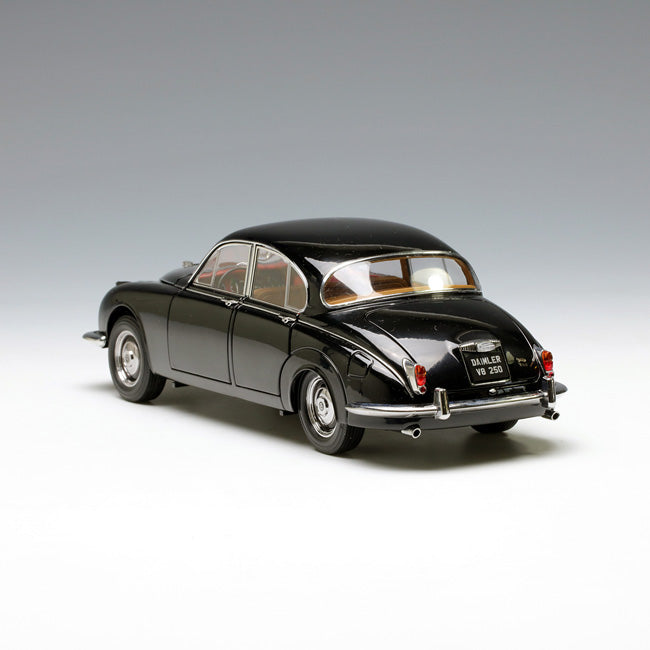 Paragon 1:18 1967 Jaguar MK2 Daimler V8 250 Black PA-98311