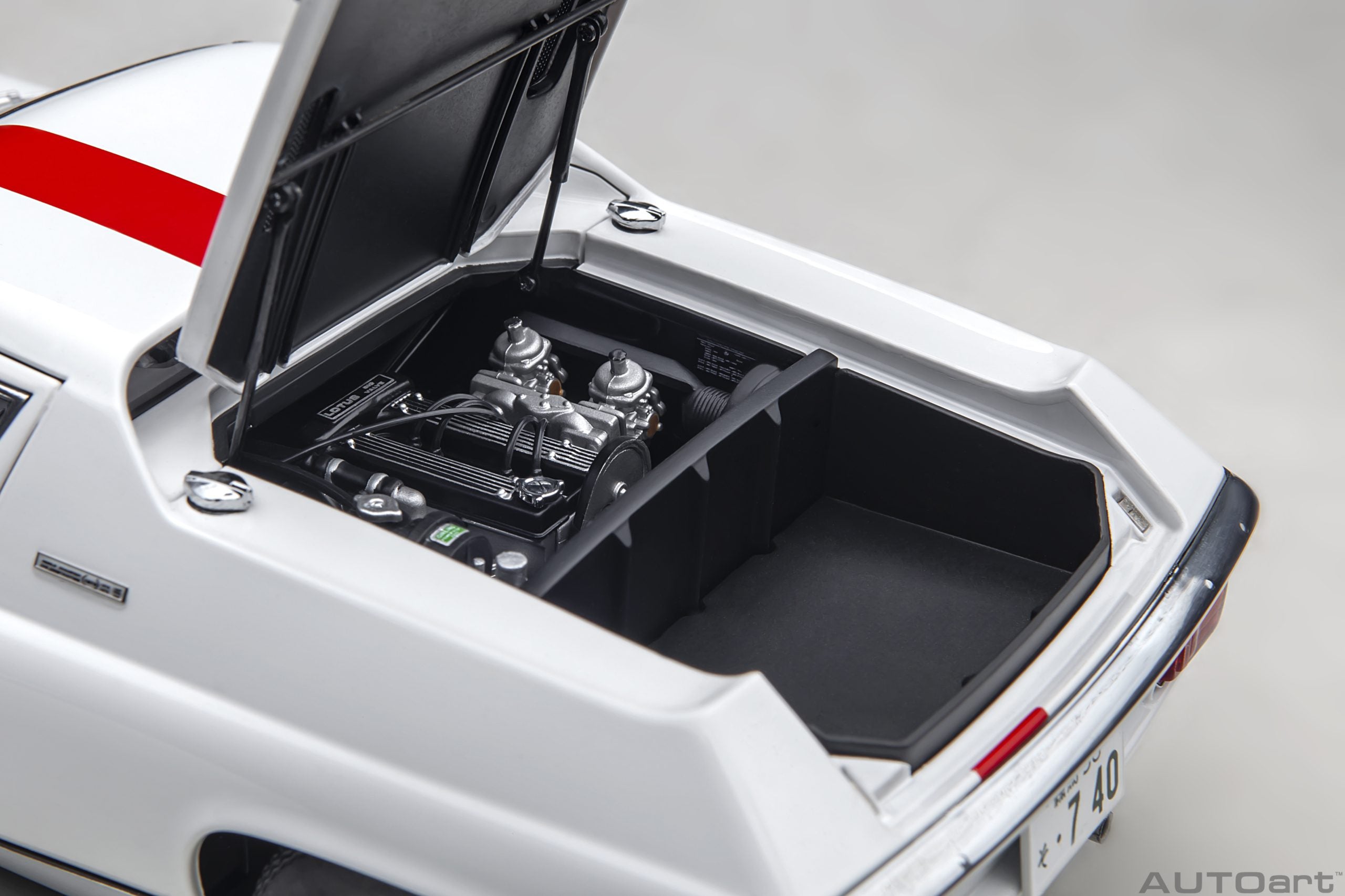 AUTOart 1:18 Lotus Europa Special “THE CIRCUIT WOLF” 75396