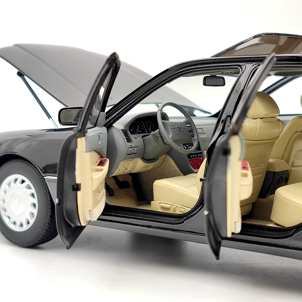 1:18 Toyota Lexus LS400 First Generation Diecast Model Collection Black & Gray