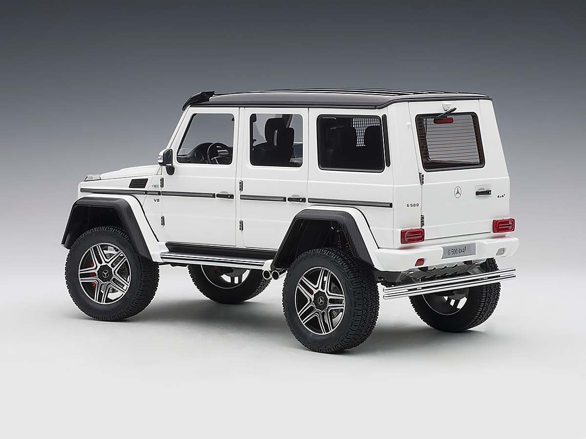 AUTOART 1/18 MERCEDES-BENZ G500 4X4 2 GLOSS WHITE 76316