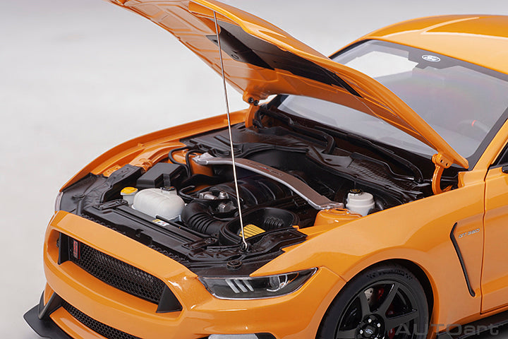 AUTOart 1:18 FORD SHELBY GT-350R (FURY ORANGE) 72929