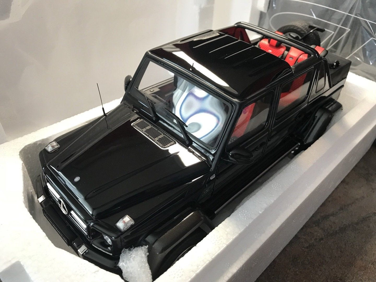 GT Spirit 1:18 Mercedes Benz Maybach G650 Landaulet Black GT721