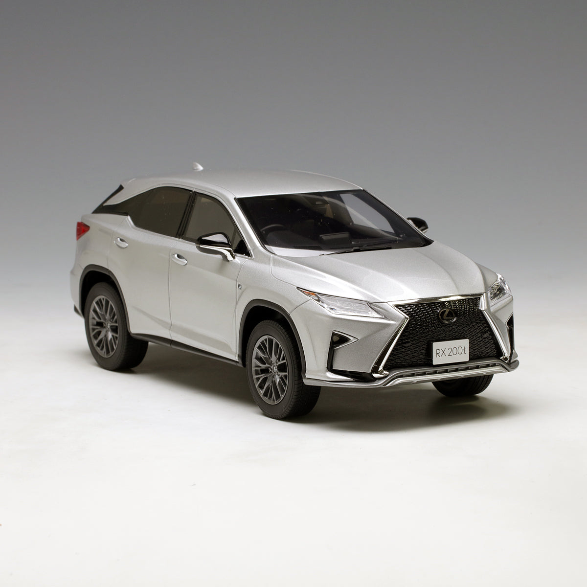 Kyosho Samurai 1:18 Lexus RX Platinum Silver KSR18014S