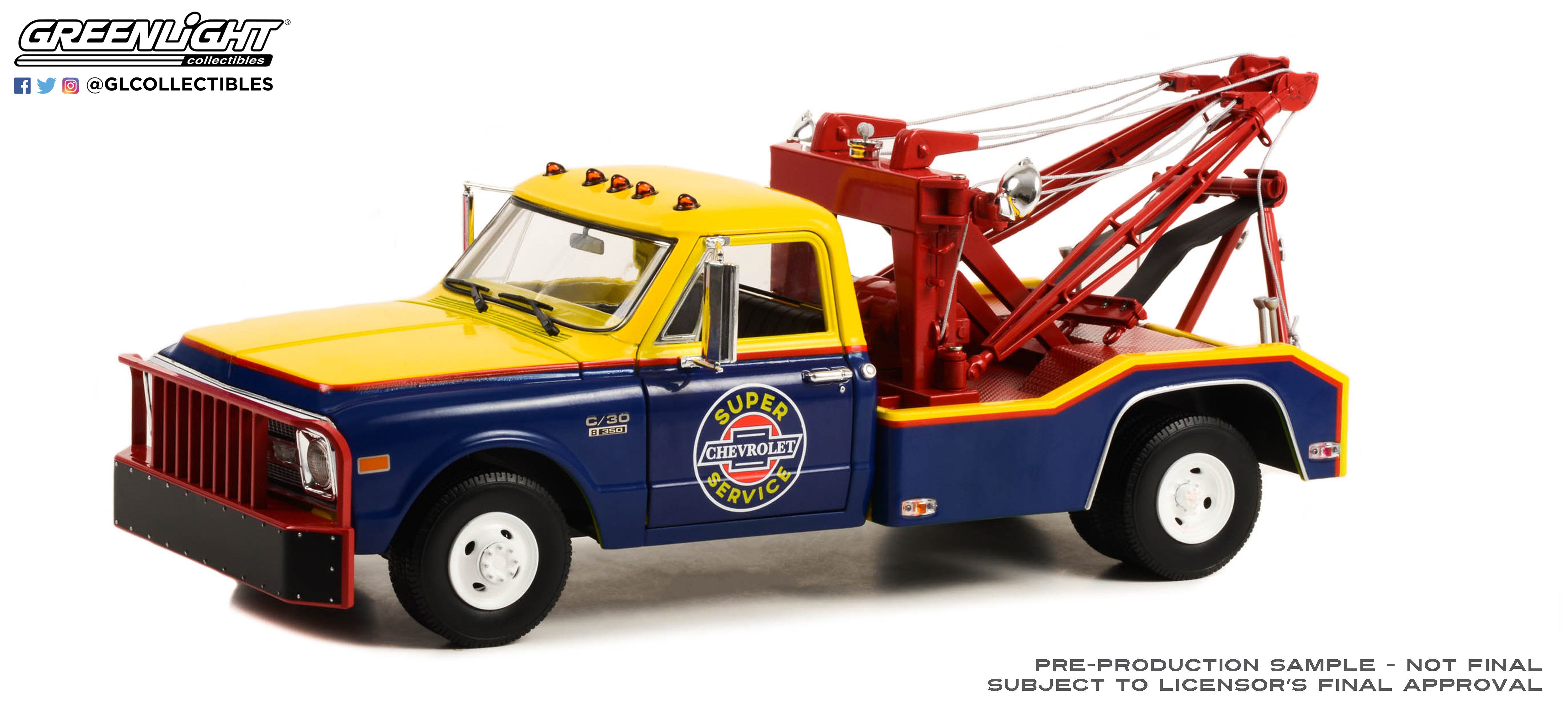 GreenLight 1:18 1969 Chevrolet C-30 Dually Wrecker - Chevrolet Super Service 13653