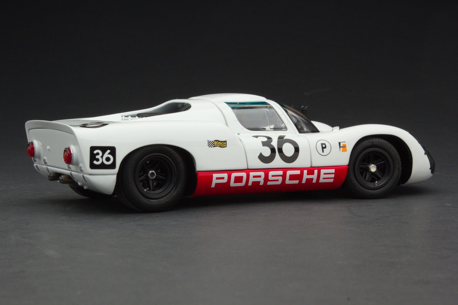 EXOTO 1:18 1967 Porsche 910 #36 Sebring Winner MTB00066B