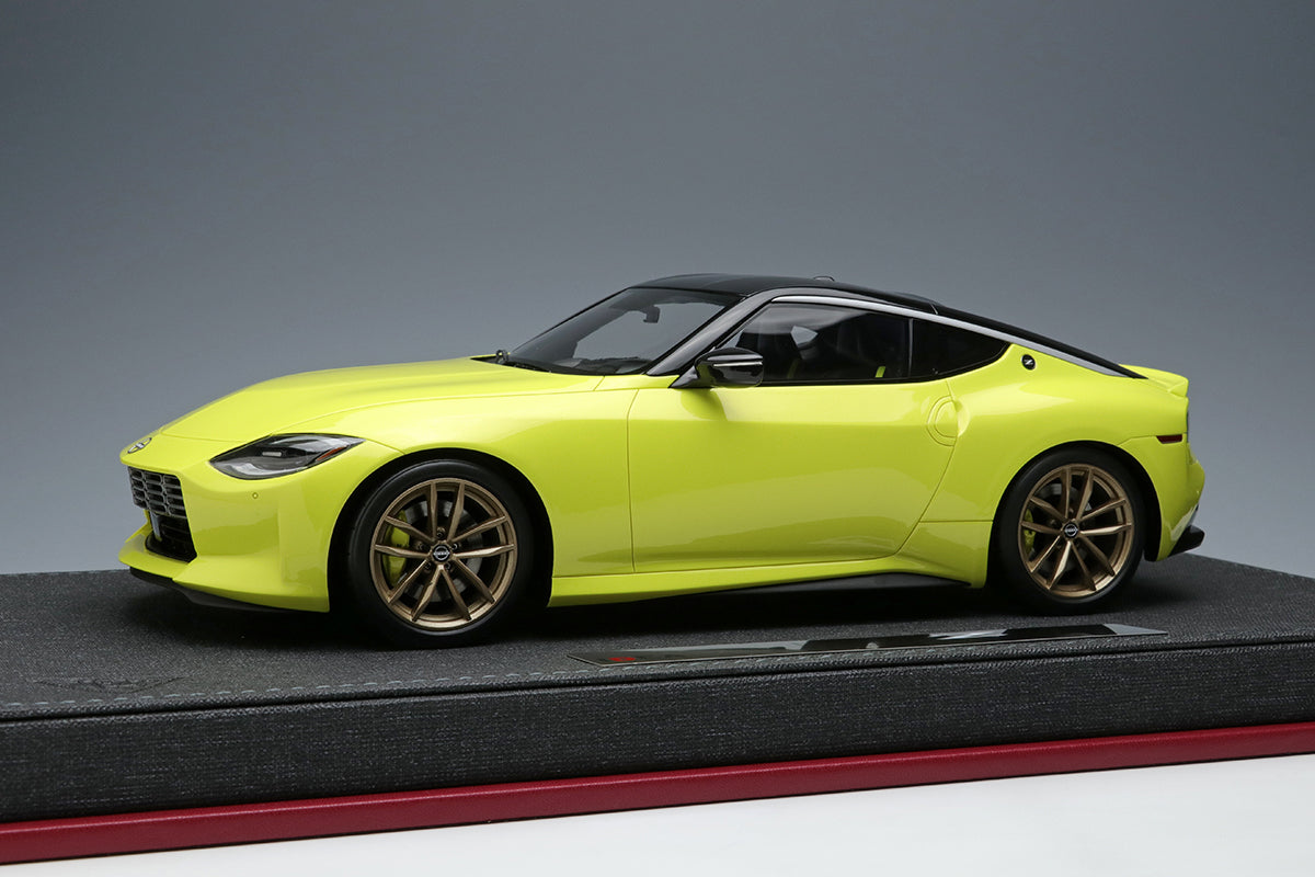 Make Up Co., Ltd / IDEA 1:18 Nissan Z 