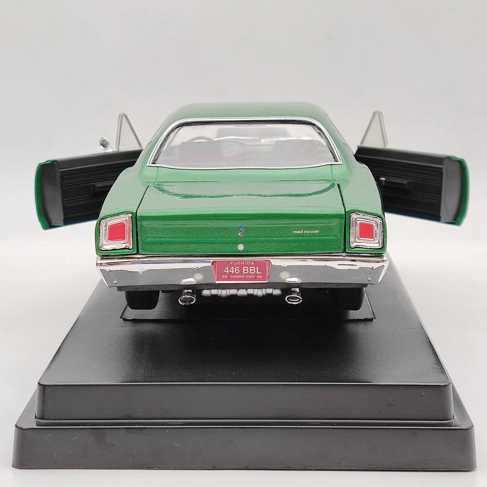 1:18 SUPERCAR Plymouth Roadrunner 1969 1/2 440 6BBLDiecast Model Car Limited Edition Collection Auto Toys Green Christmas gifts
