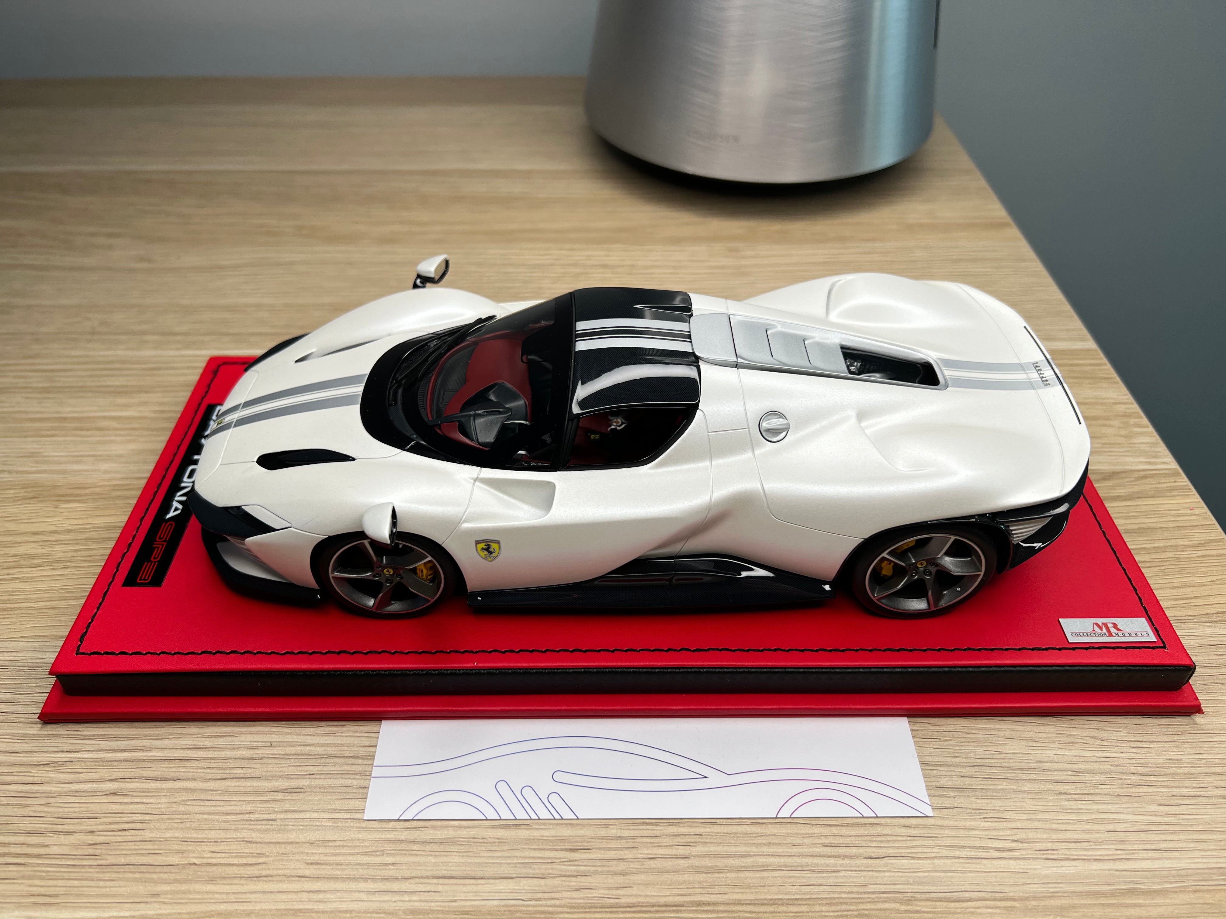 Ferrari Daytona SP3 Icona - Pearl White - 1:18