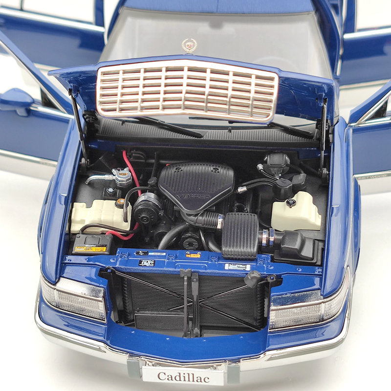 GM 1:18 1993 Cadillac Fleetwood Sedan Blue Diecast Model Car Edition Collection