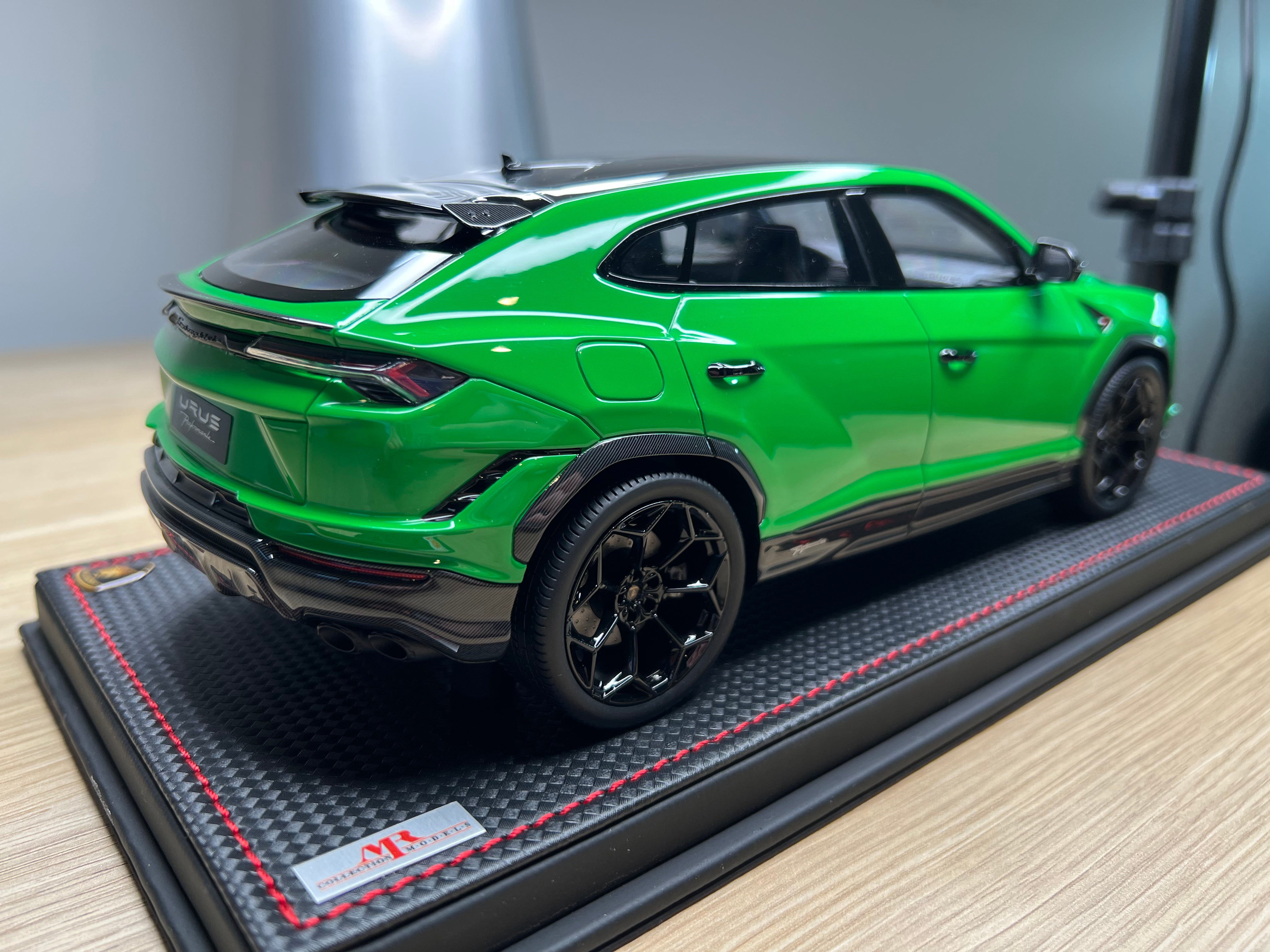Lamborghini Urus Performante - Verde Viper - 1:18
