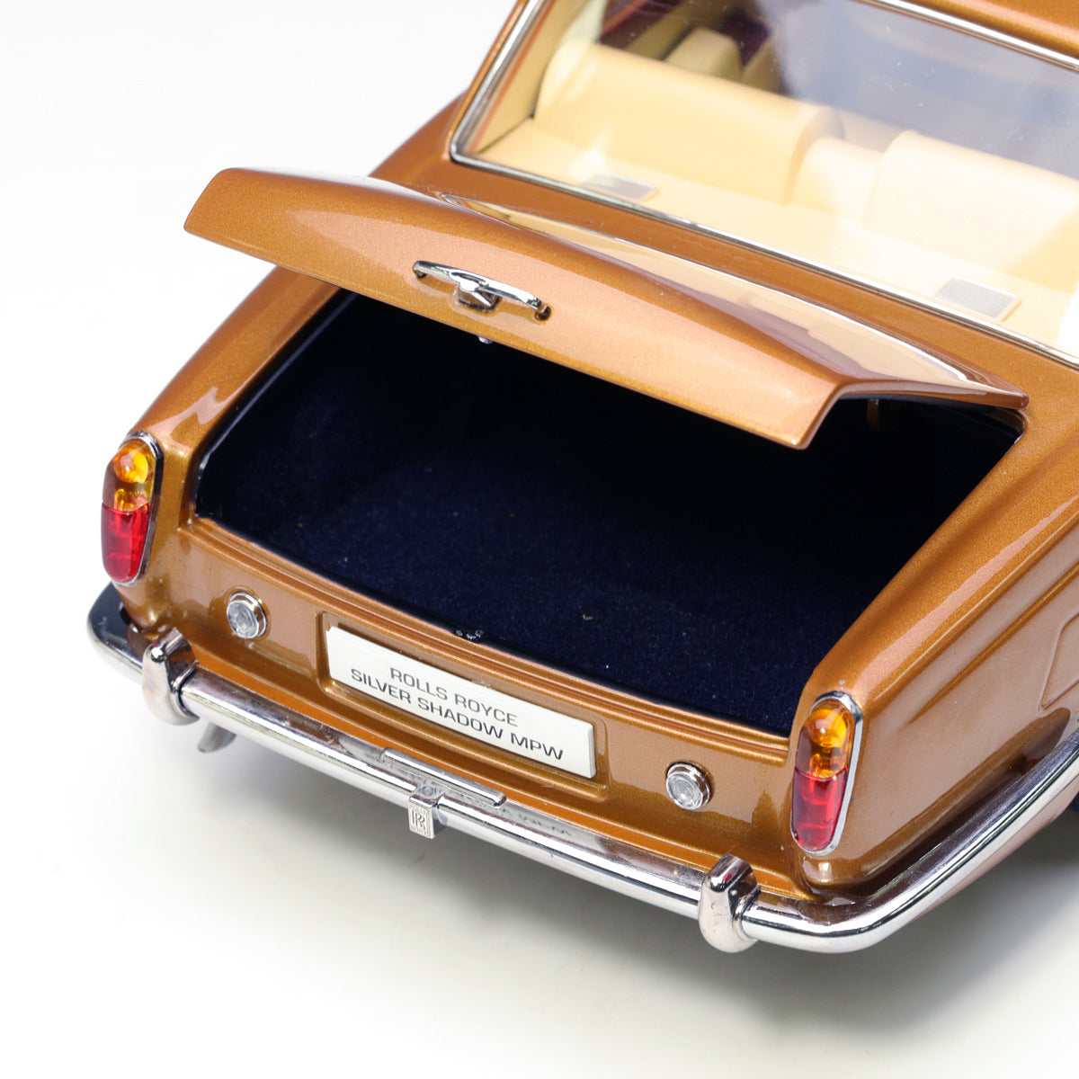 Paragon 1:18 Rolls Royce Silver Shadow MPW Orange PA-98205