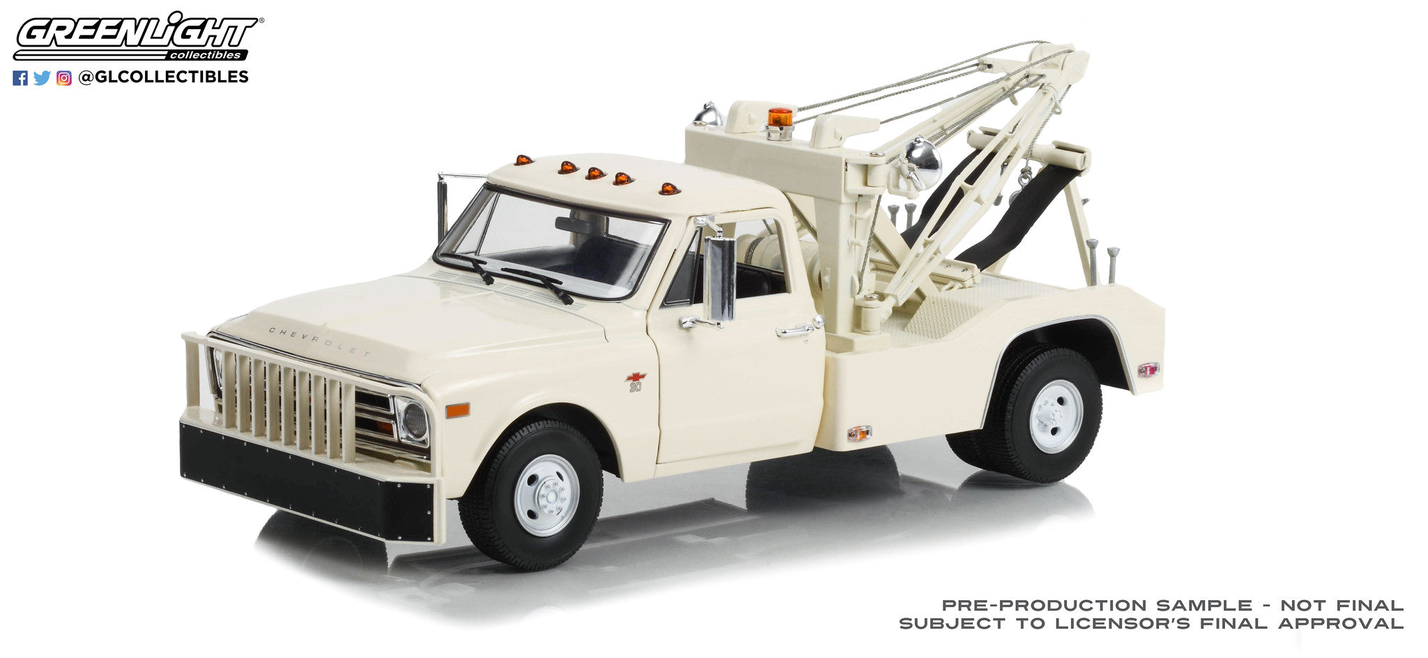 GreenLight 1:18 1968 Chevrolet C-30 Dually Wrecker - White 13623