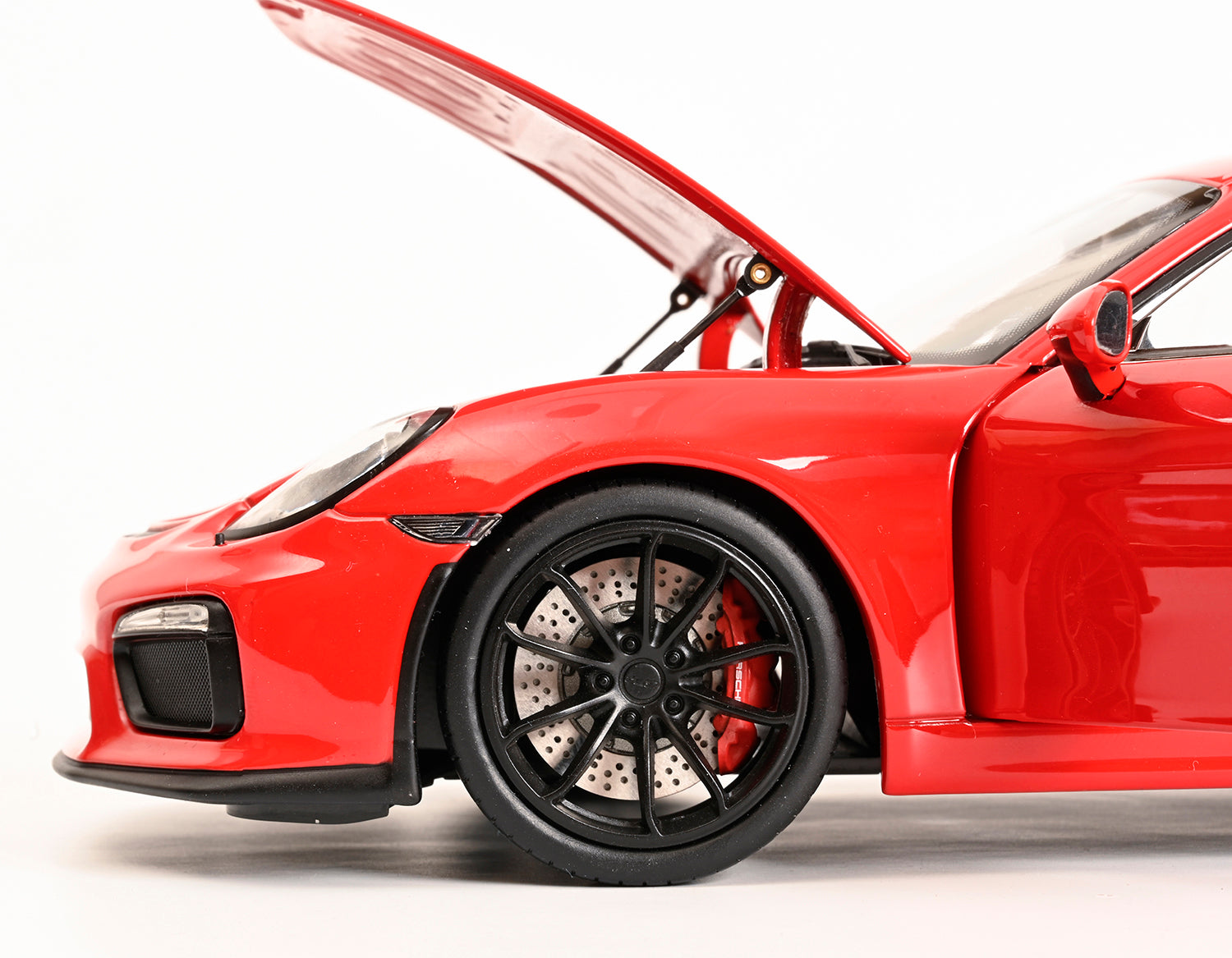 Schuco 1:18 Porsche Cayman GT4 Red 450040300