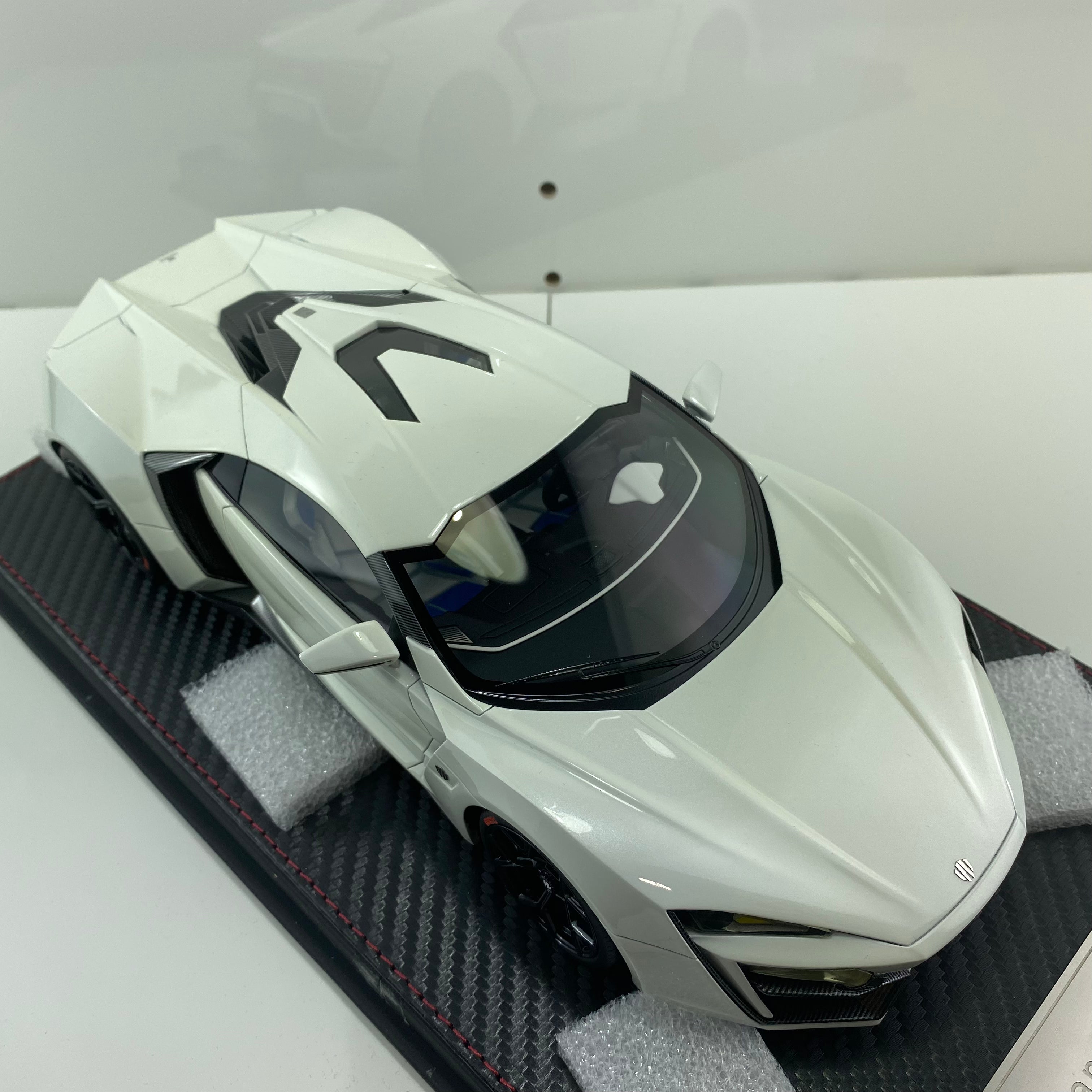 Frontiart 1:18 W Motor Lykan Hypersport Pearl White F030-29