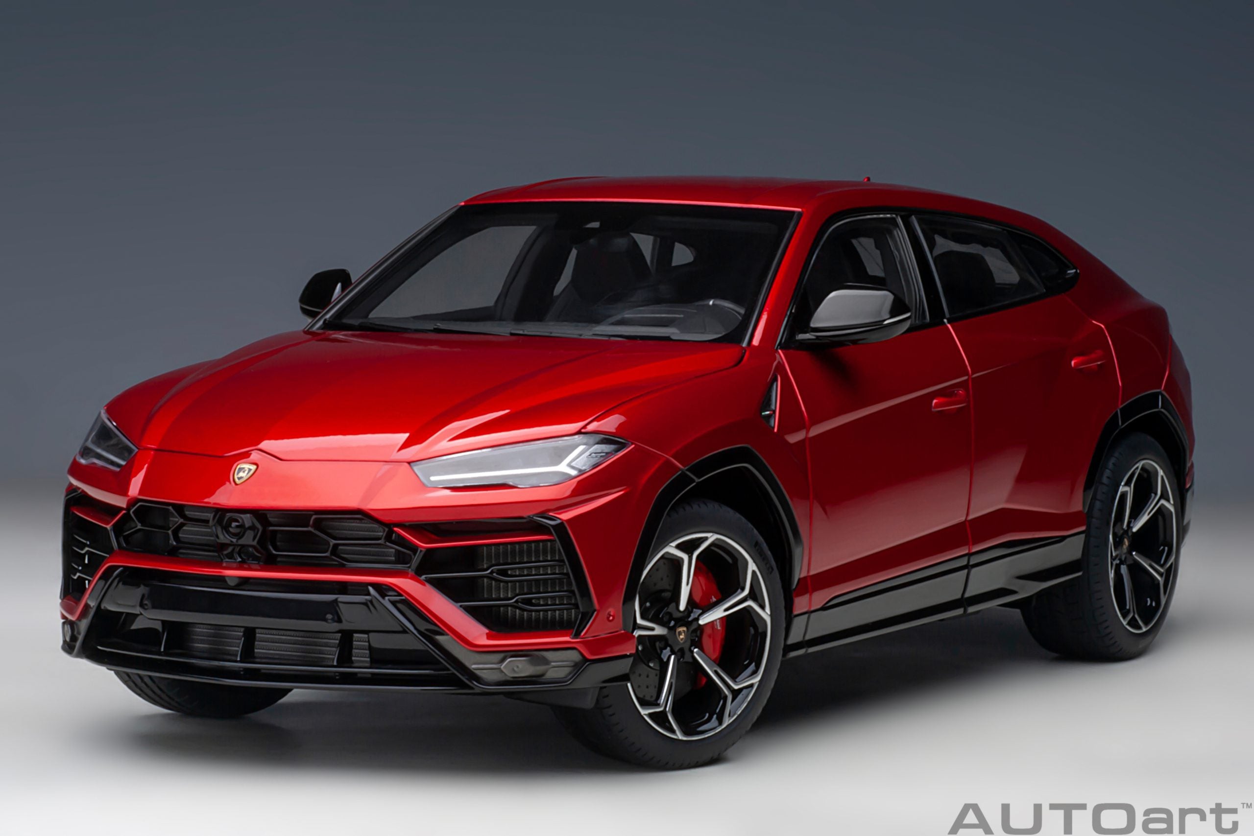 AUTOart 1:18 Lamborghini Urus (Rosso Efesto) 79170