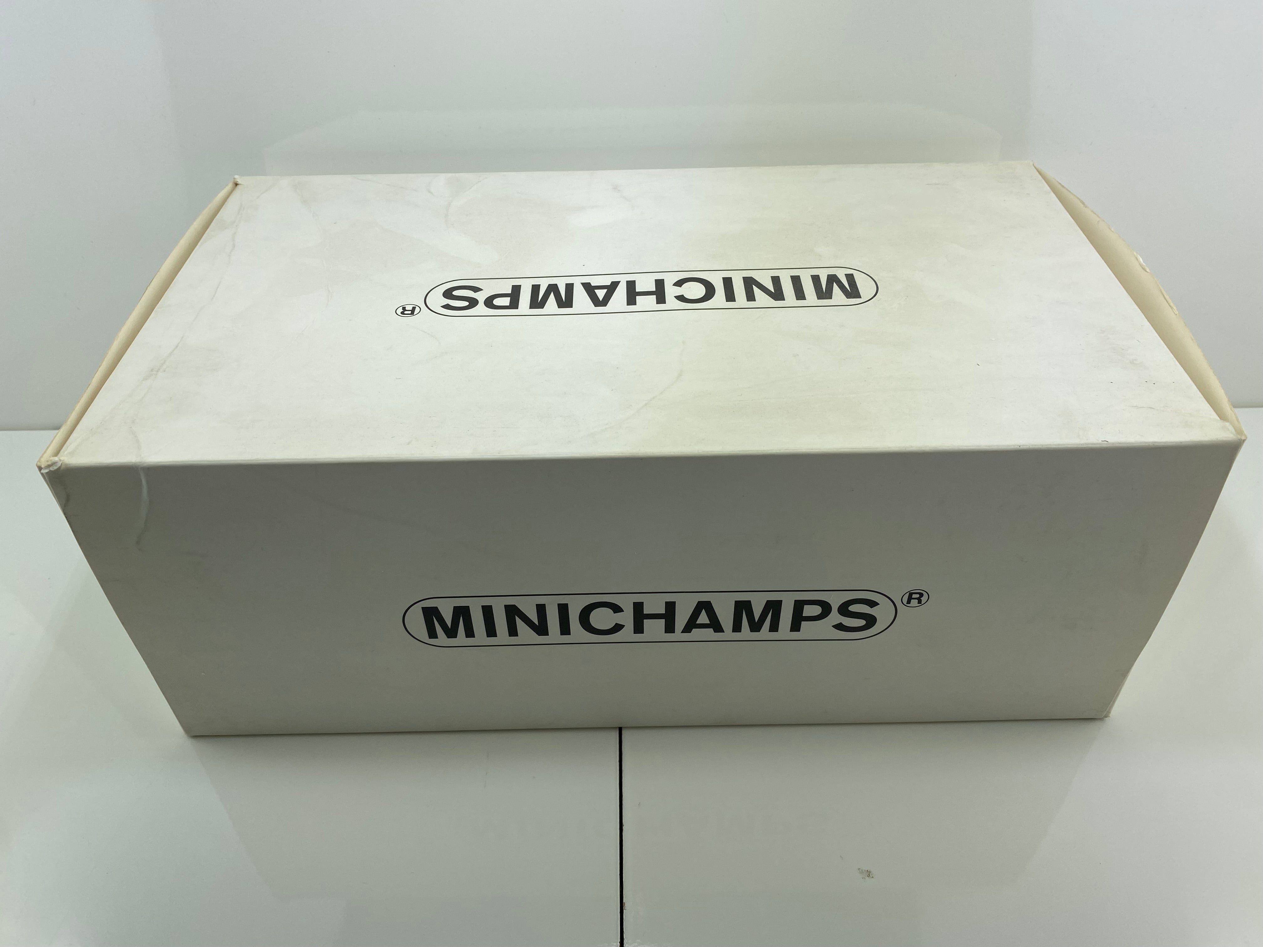 Minichamps 1:18 VOLKSWAGEN Beetle 1200 – 1949 – GREEN 107054000 (Clearance Final Sale)