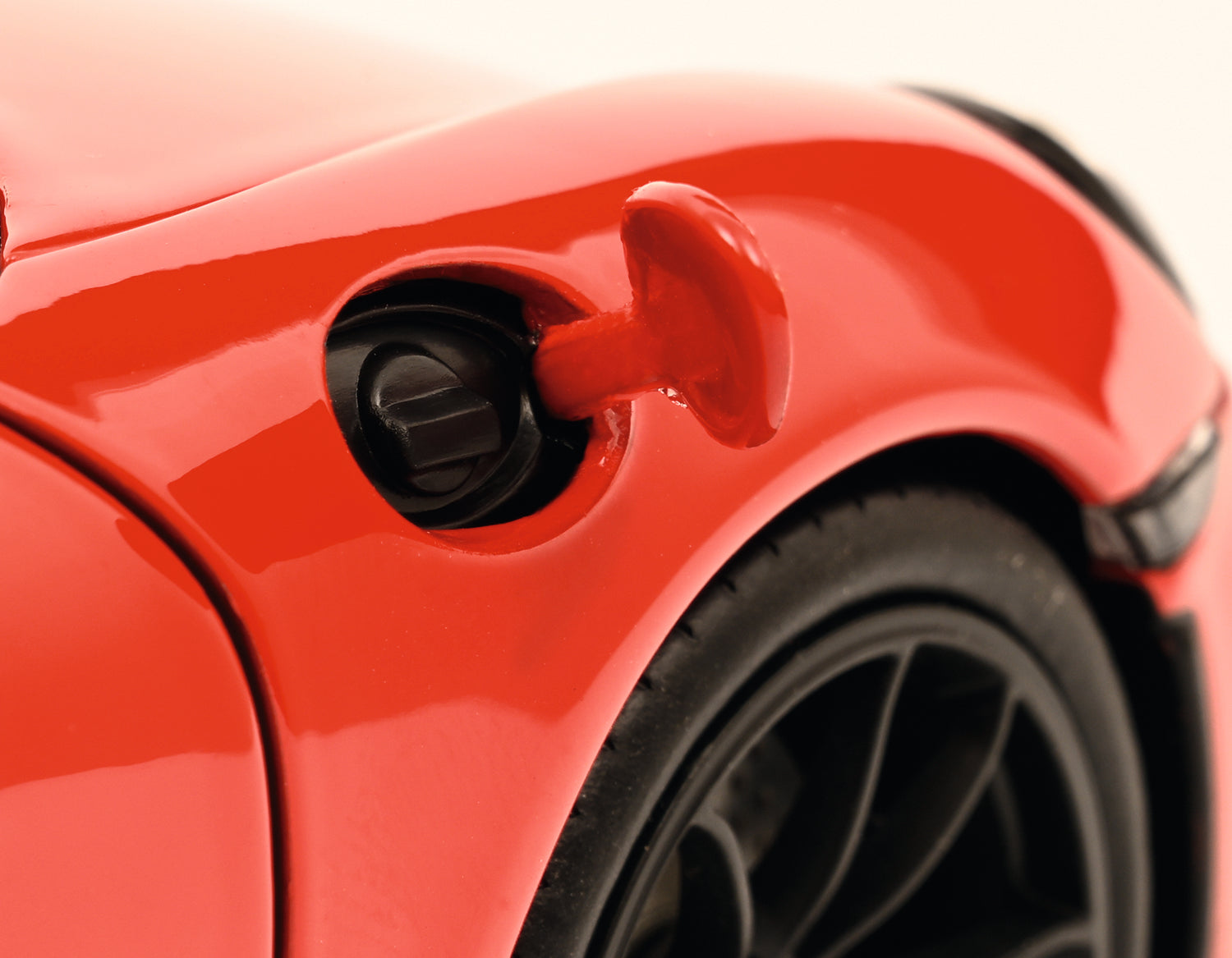 Schuco 1:18 Porsche Cayman GT4 Red 450040300