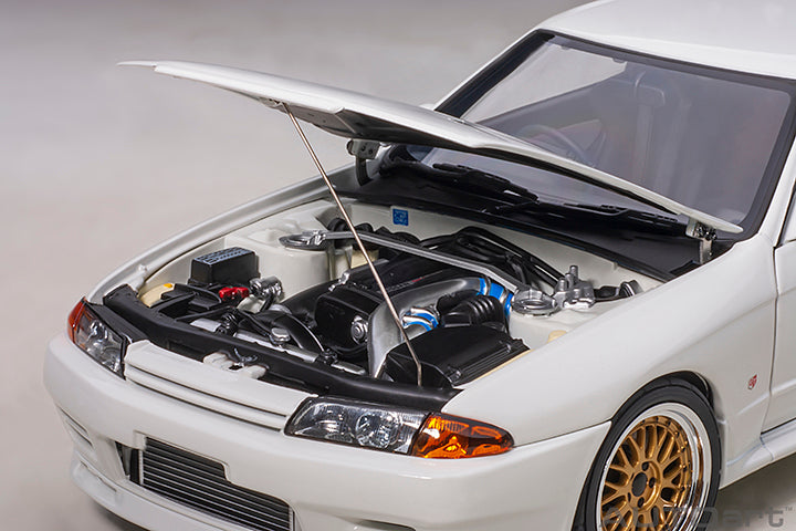 AUTOart 1:18 Nissan Skyline GT-R (R32) Wangan Midnight 