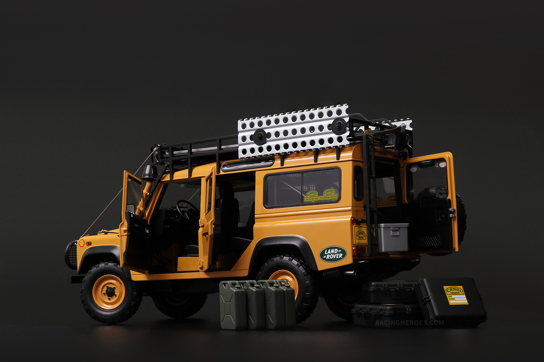 Land Rover Defender 110 “Camel Trophy” Sabah-Malaysia – 1993 1:18 by Almost Real