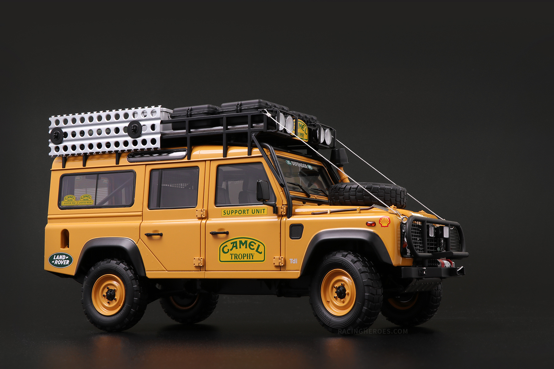 Land Rover Defender 110 “Camel Trophy” Sabah-Malaysia – 1993 1:18 by Almost Real