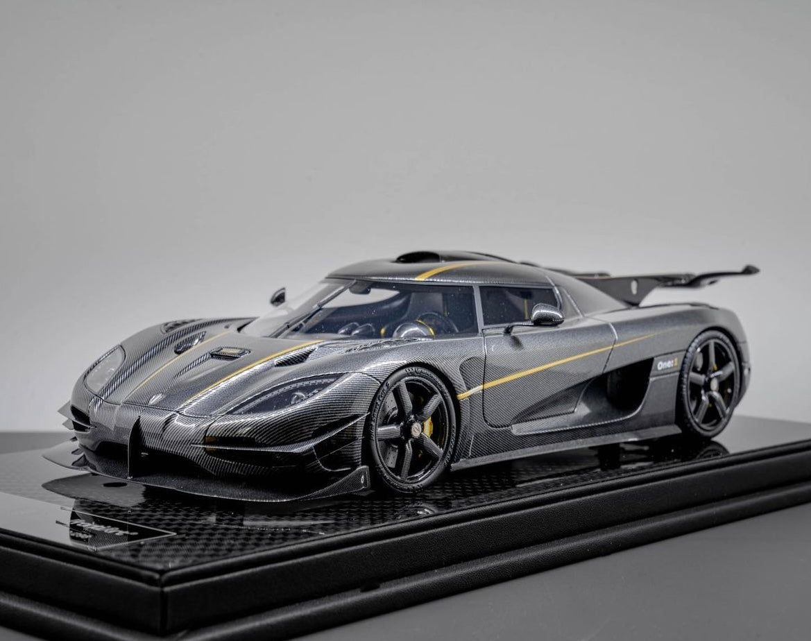 Koenigsegg Agera One:1 carbon gold 7107 - 1:18