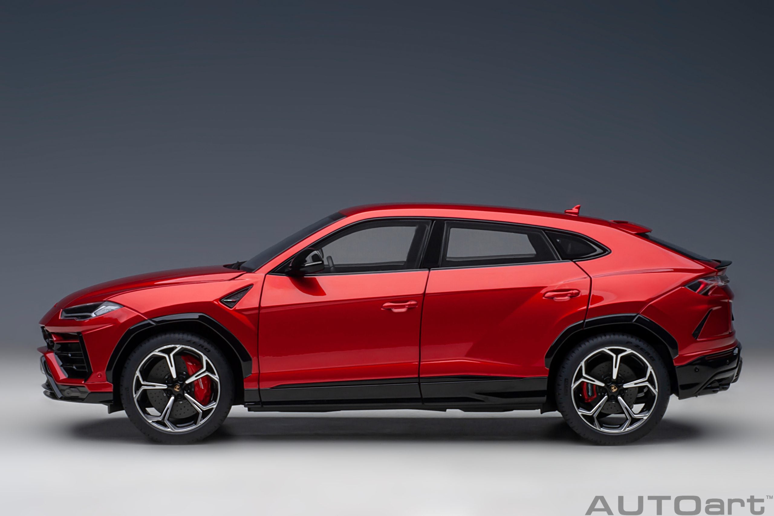 AUTOart 1:18 Lamborghini Urus (Rosso Efesto) 79170