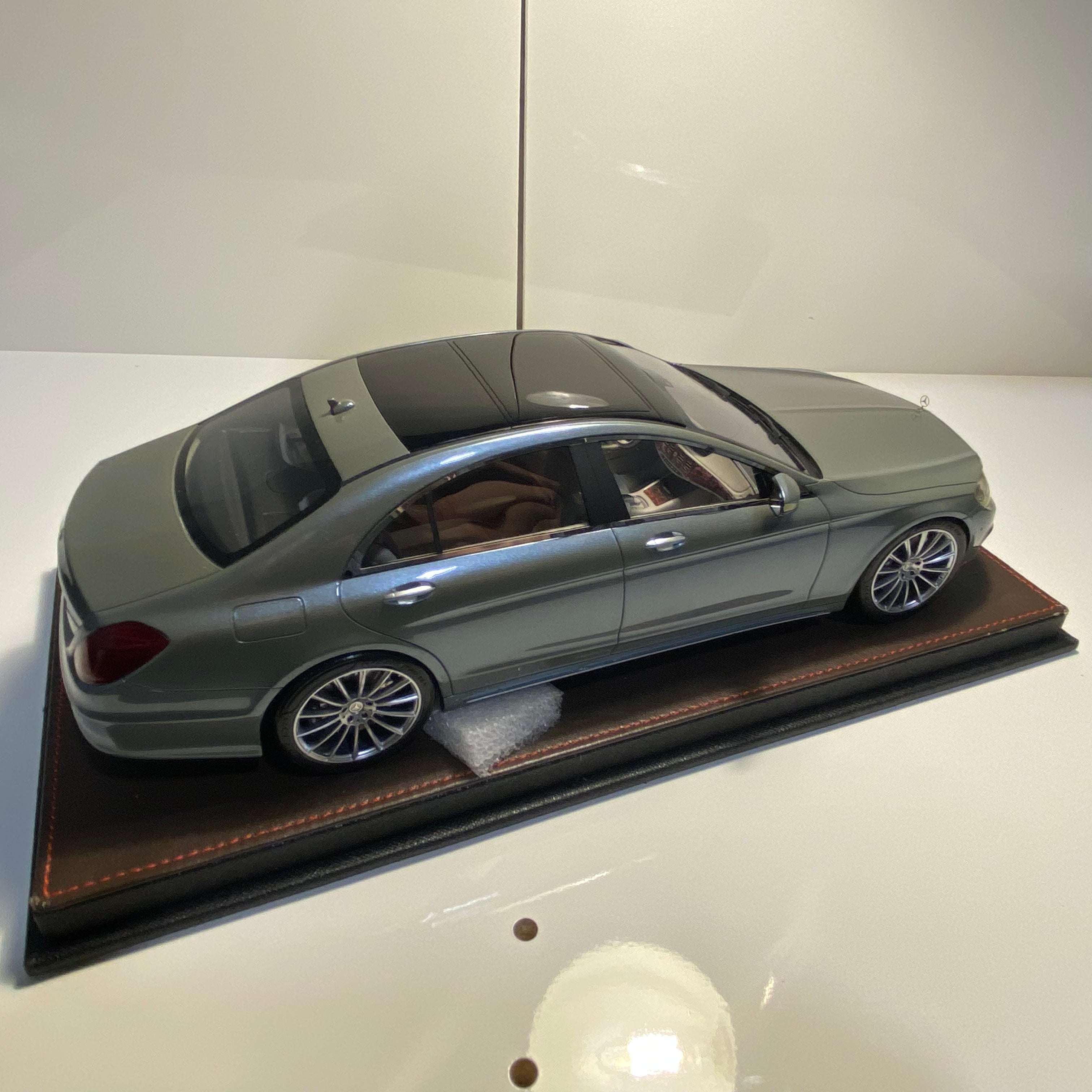 Frontiart 1:18 Mercedes-Benz S-Class（V222）Cyan F044-25