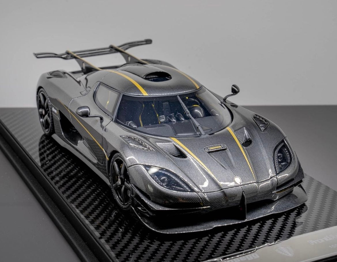 Koenigsegg Agera One:1 carbon gold 7107 - 1:18
